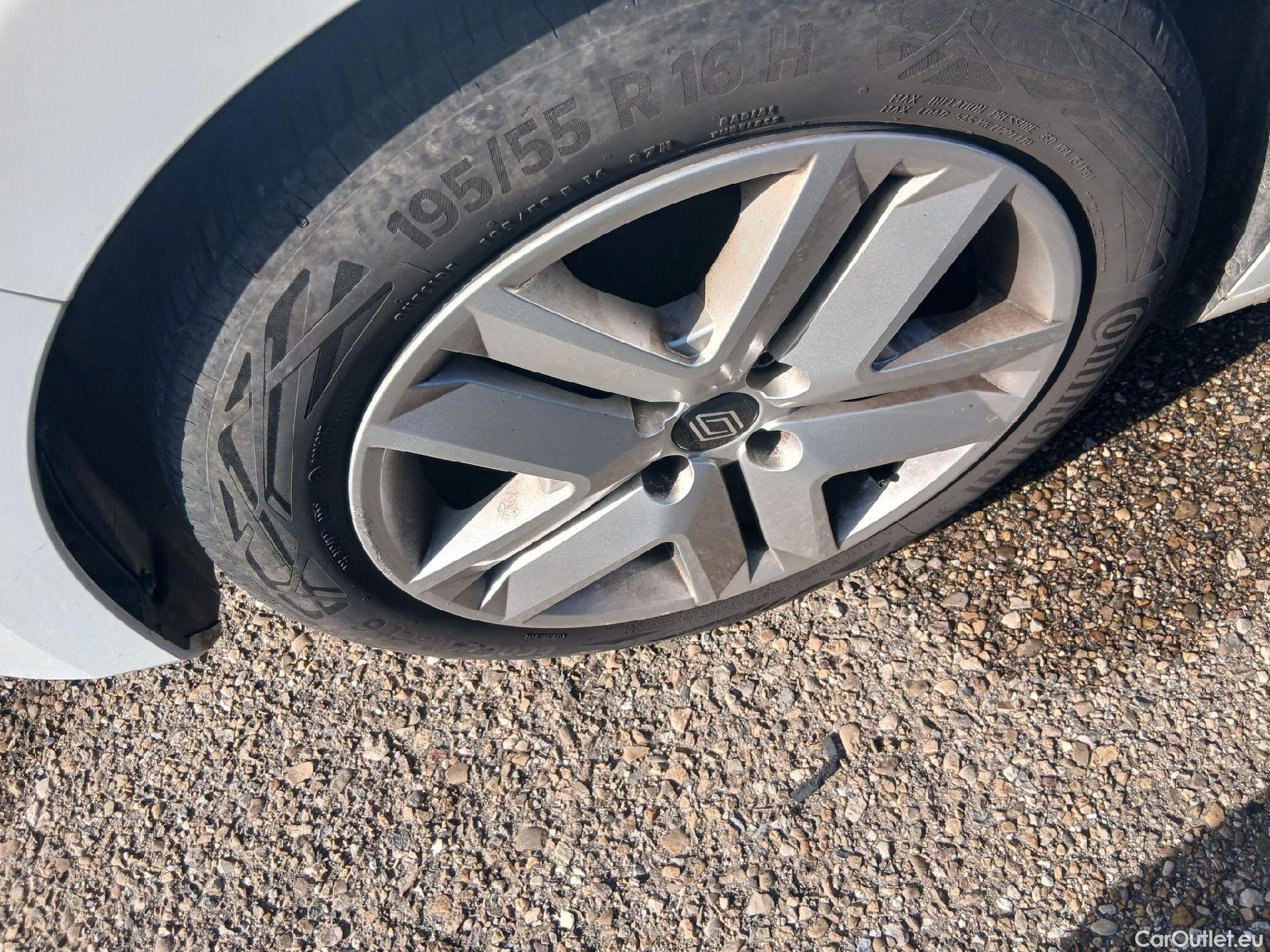  Renault  Clio  V Evolution 1.0 TCe 100CV MT6 6E #8