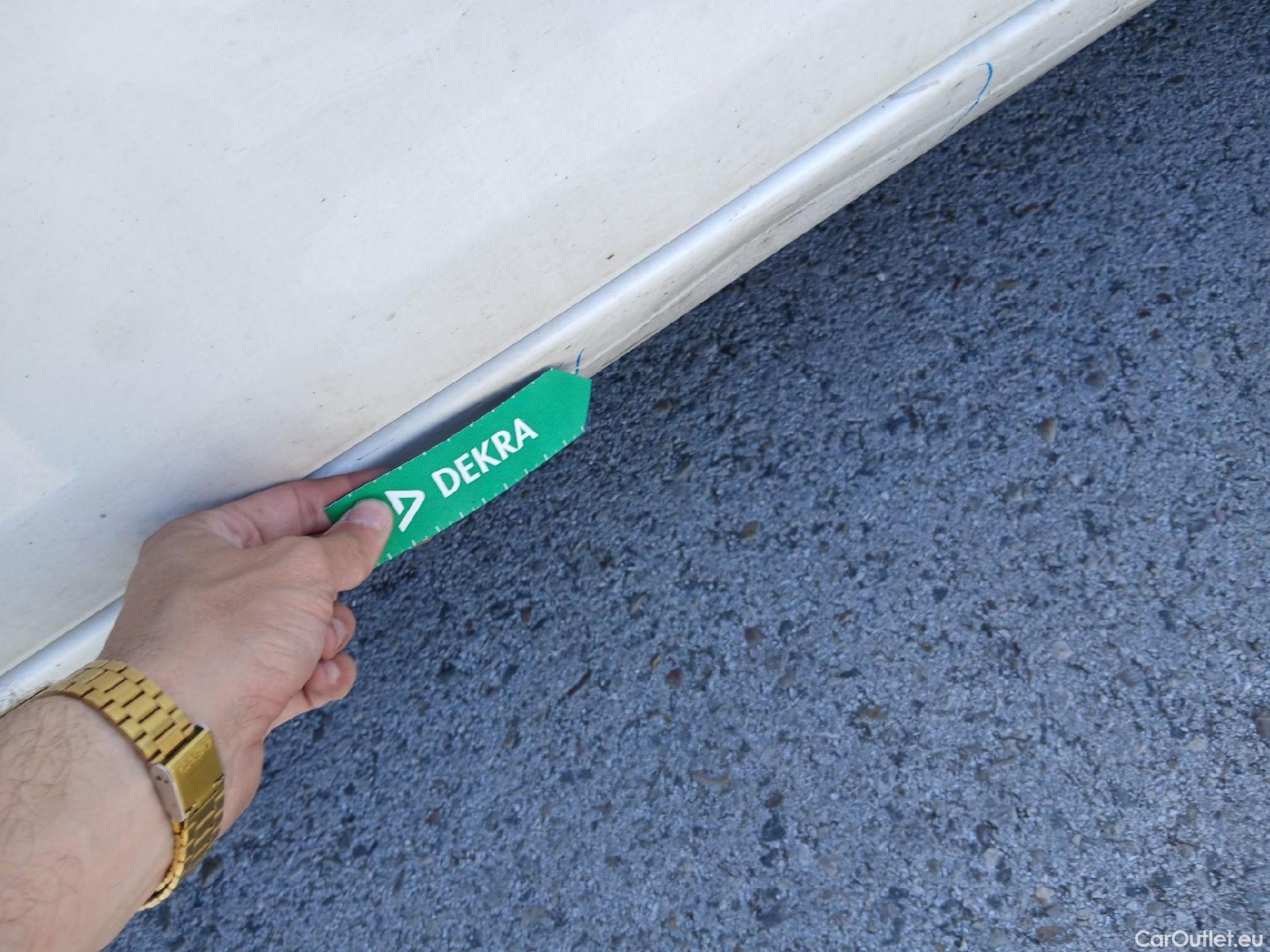  Peugeot  308 PEUGEOT  / 2017 / 5P / berlina con portón 5p Allure PureTech 130 S&S (CX) #36