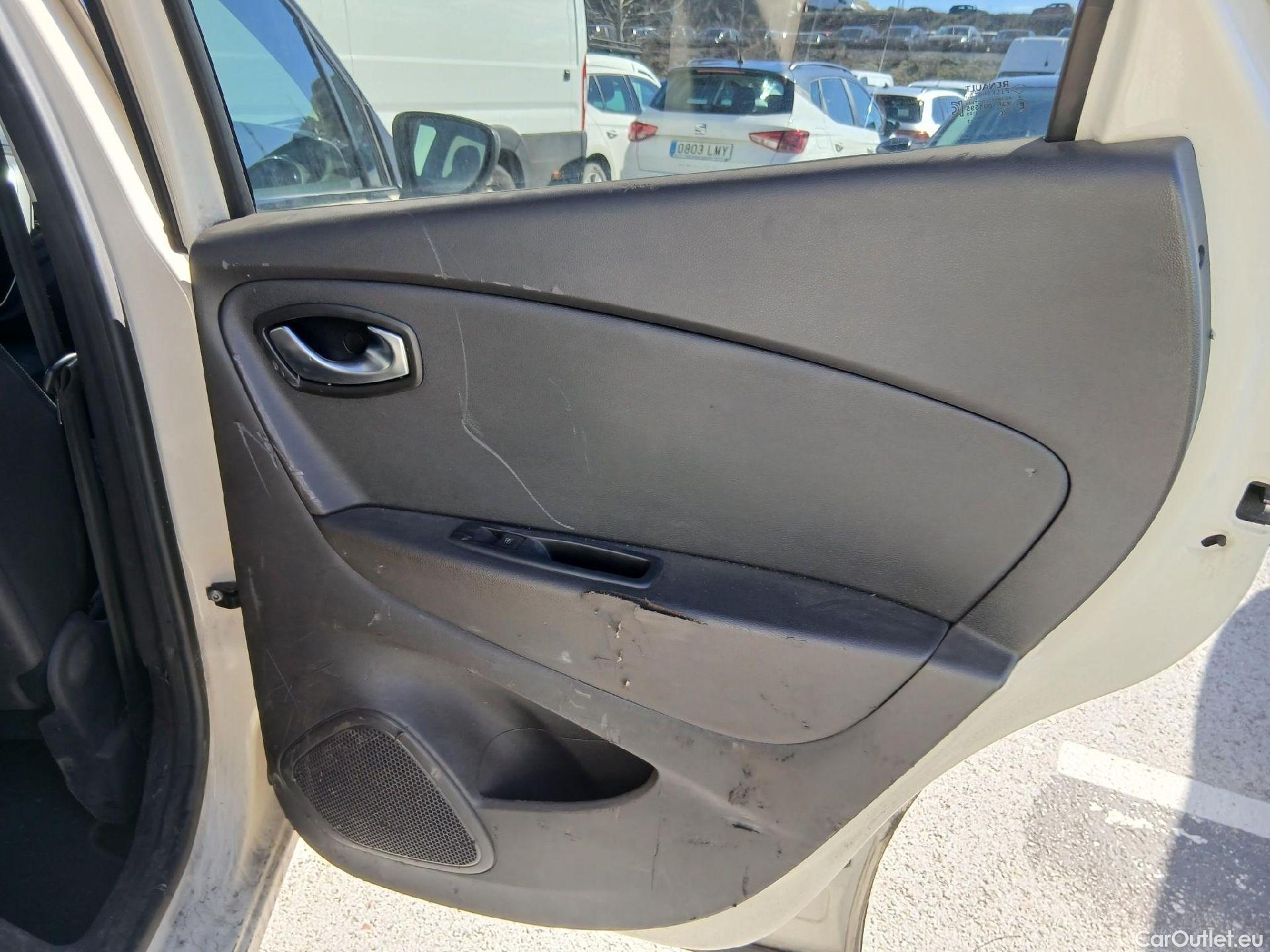  Renault  Captur RENAULT  / 2017 / 5P / crossover Zen TCe 66kW (90CV) -18 (CX) #73