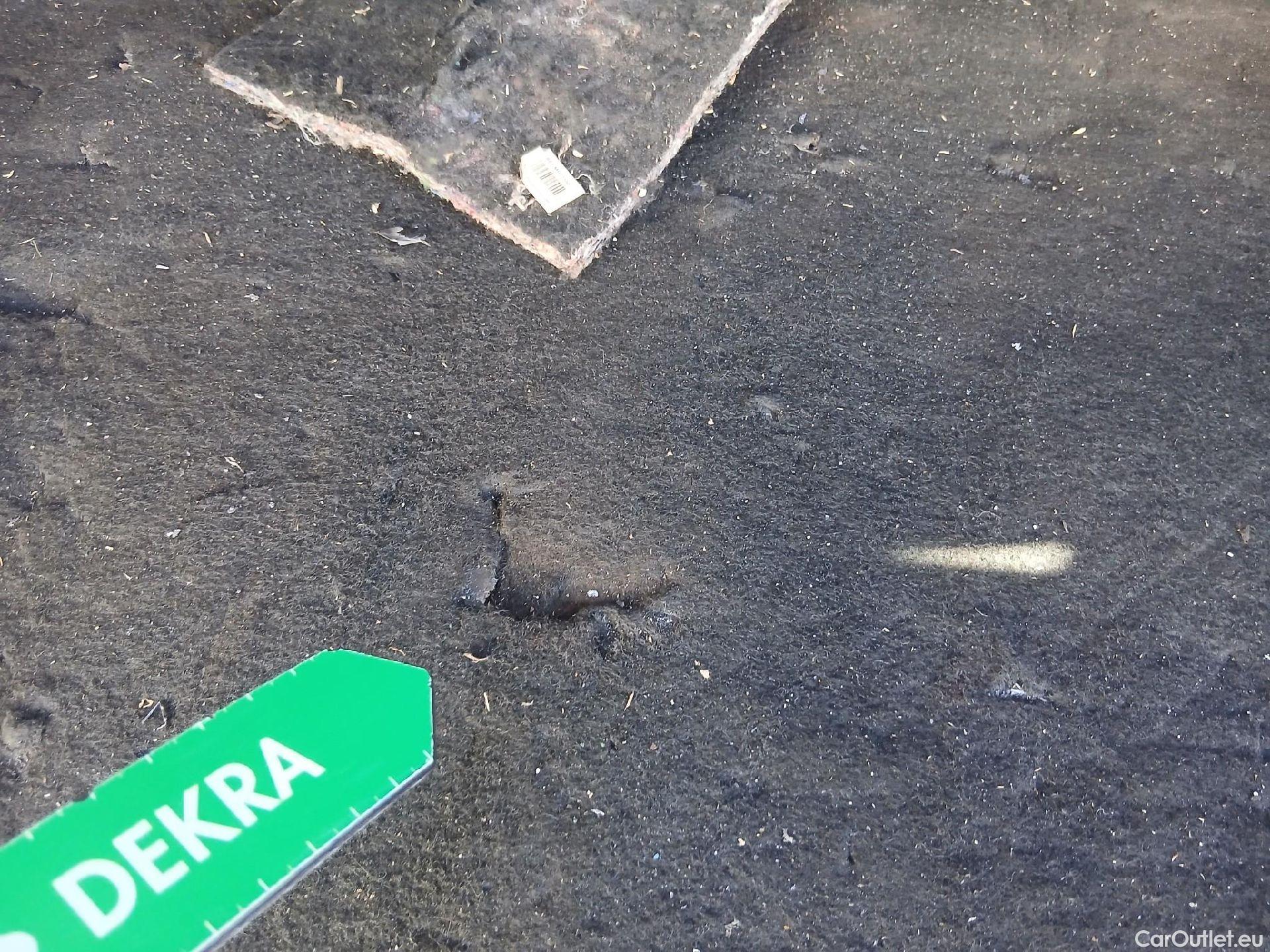  Renault  Captur RENAULT  / 2017 / 5P / crossover Zen TCe 66kW (90CV) -18 (CX) #47