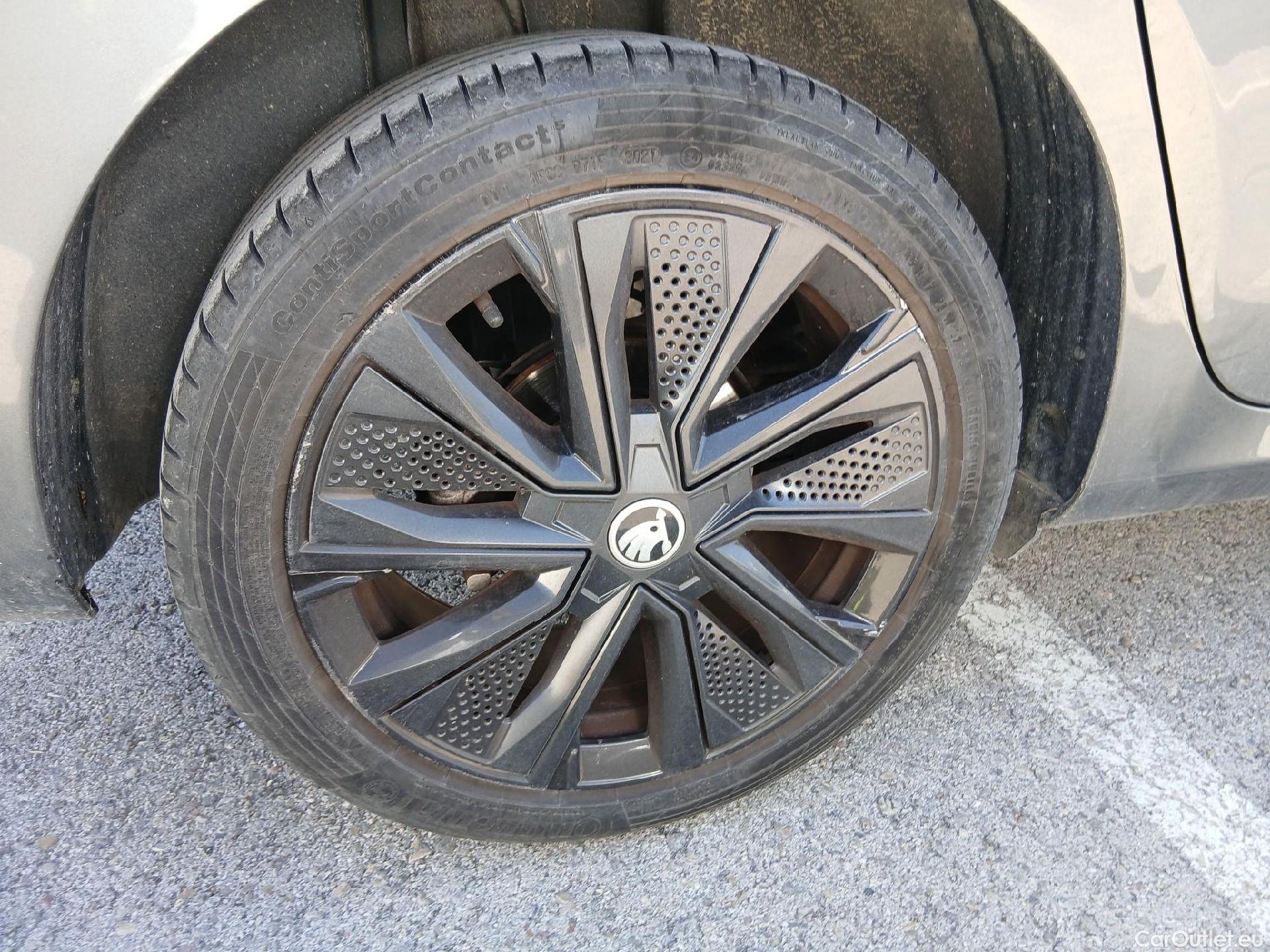  Skoda  Fabia SKODA  / 2021 / 5P / berlina con portón 1.0 TSI 70KW (95CV) Sport #44