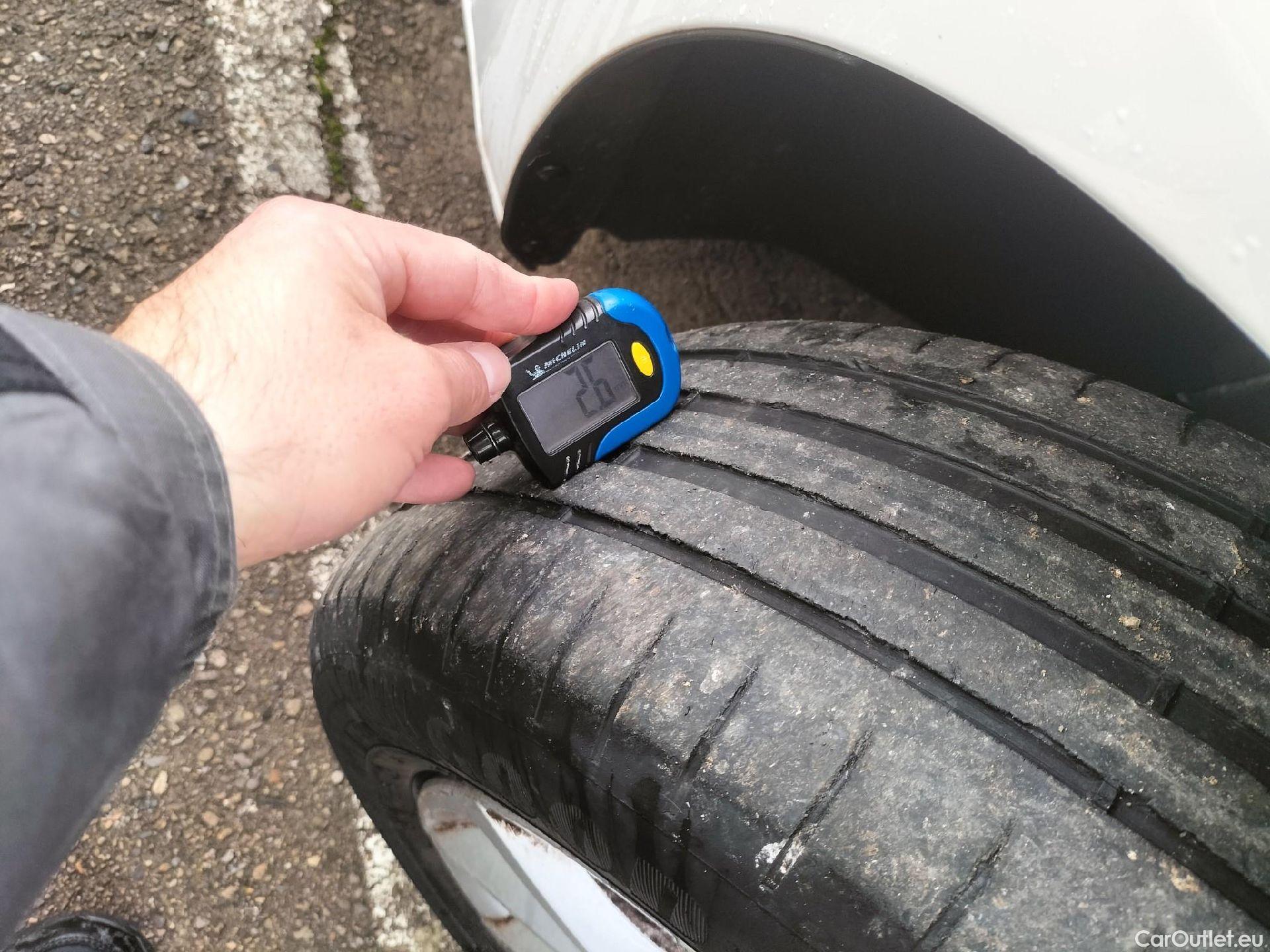  Land Rover  Discovery SEAT Nuevo León / 2020 / 5P / berlina con portón 2.0 TDI 85kW (115CV) STYLE GONavi (AC) #1