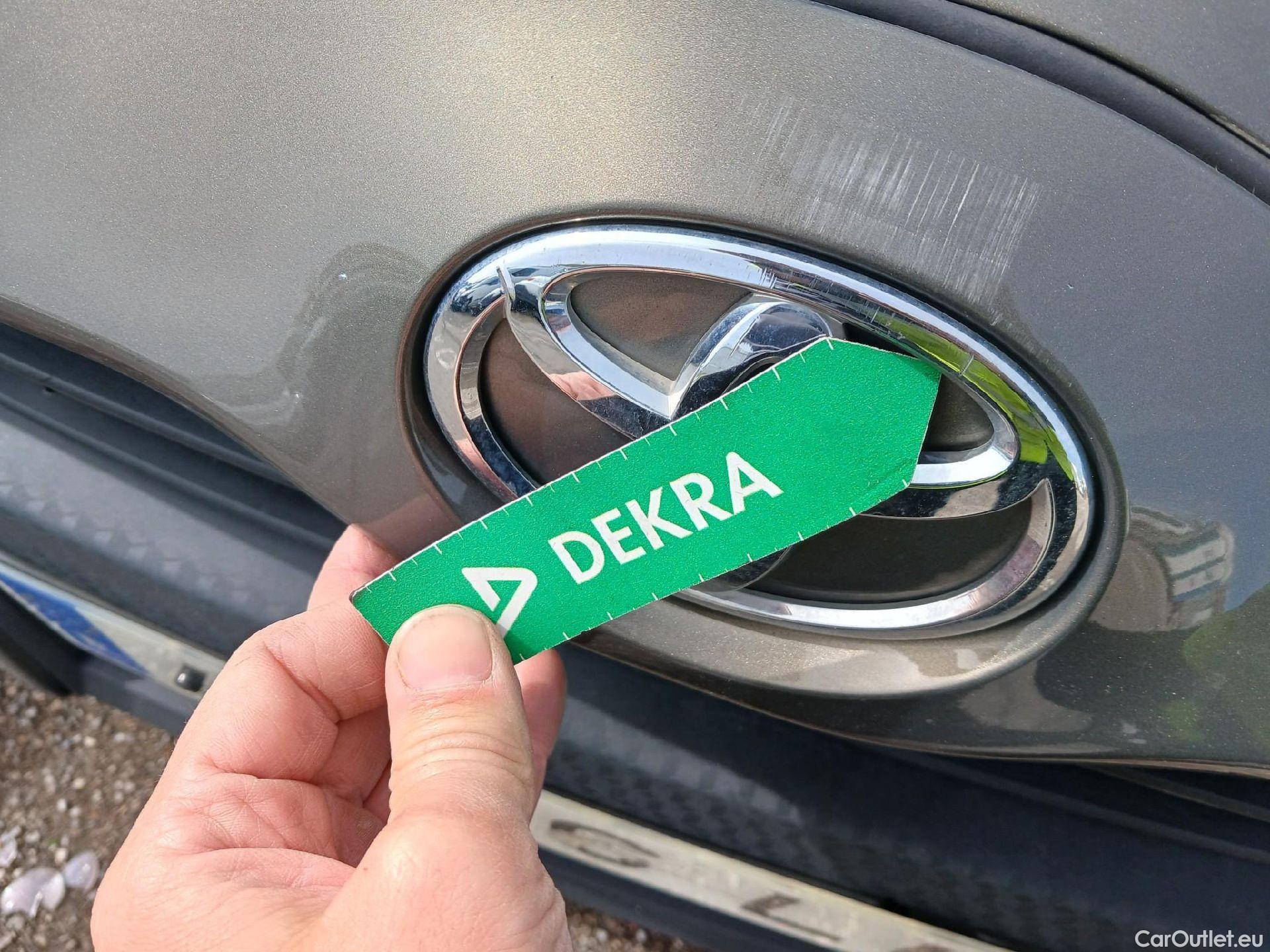  Toyota  Yaris TOYOTA  / 2020 / 5P / berlina con portón 1.5 125 S-Edition #7