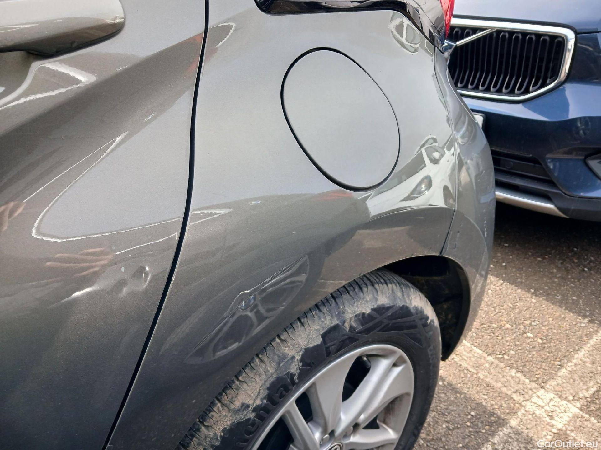  Toyota  Yaris TOYOTA  / 2020 / 5P / berlina con portón 1.5 125 S-Edition #17