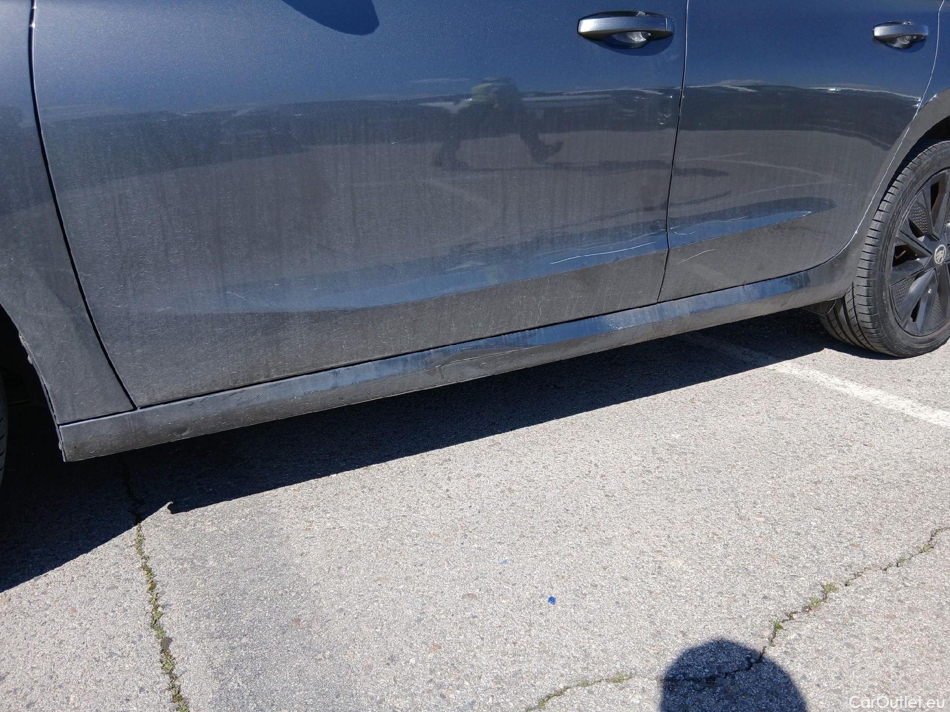  Skoda  Fabia SKODA  / 2021 / 5P / berlina con portón 1.0 TSI 70KW (95CV) Sport #19