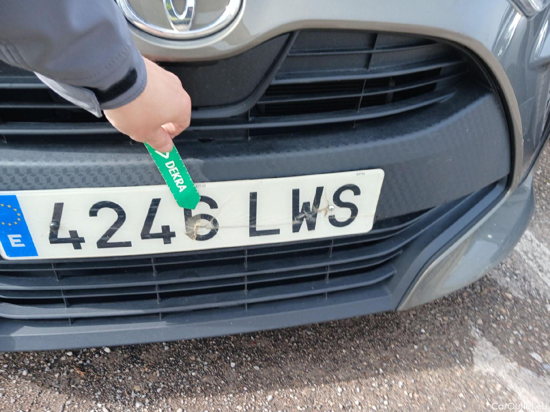  Toyota  Yaris TOYOTA  / 2020 / 5P / berlina con portón 1.5 125 S-Edition #9