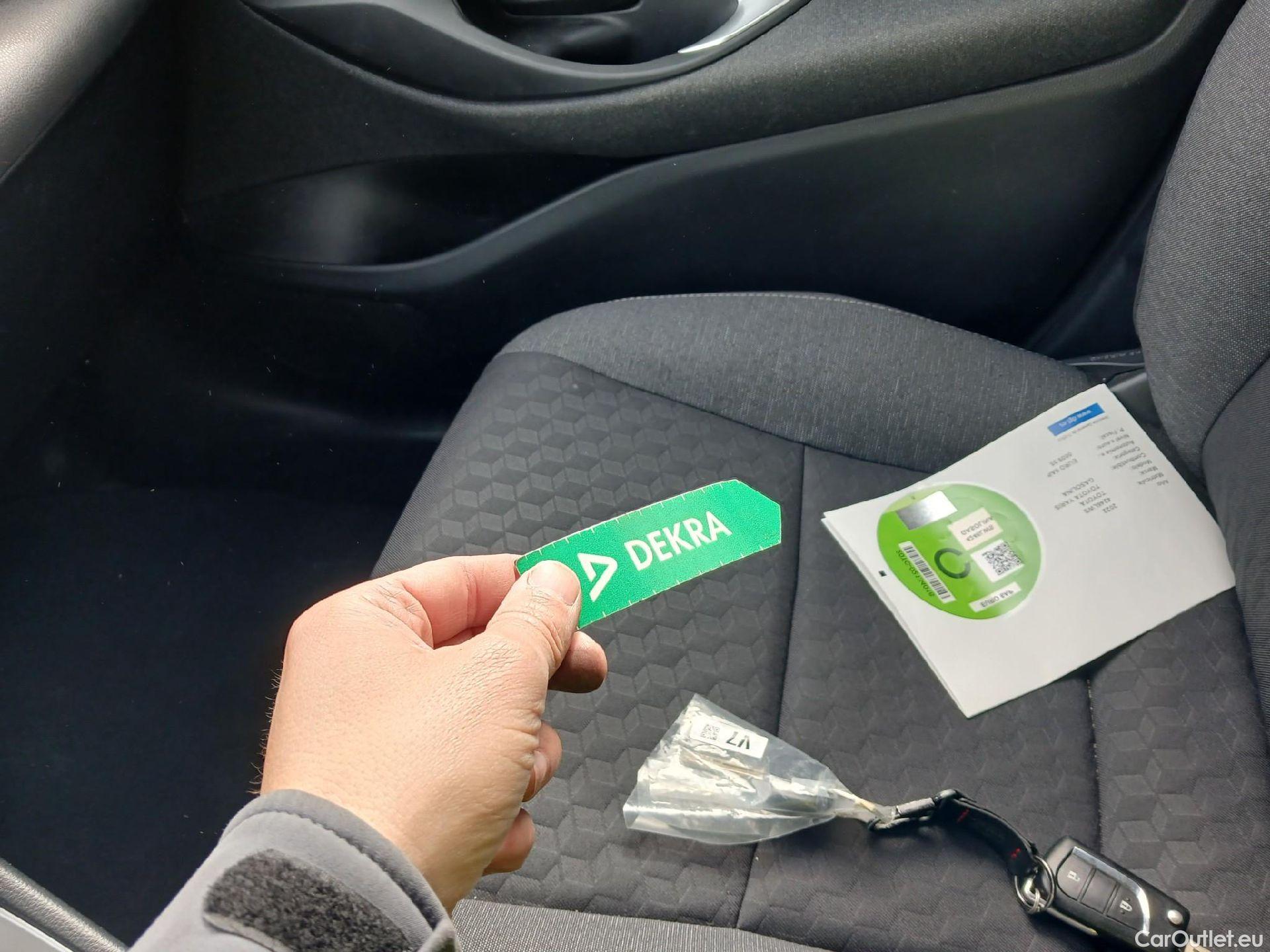  Toyota  Yaris TOYOTA  / 2020 / 5P / berlina con portón 1.5 125 S-Edition #33