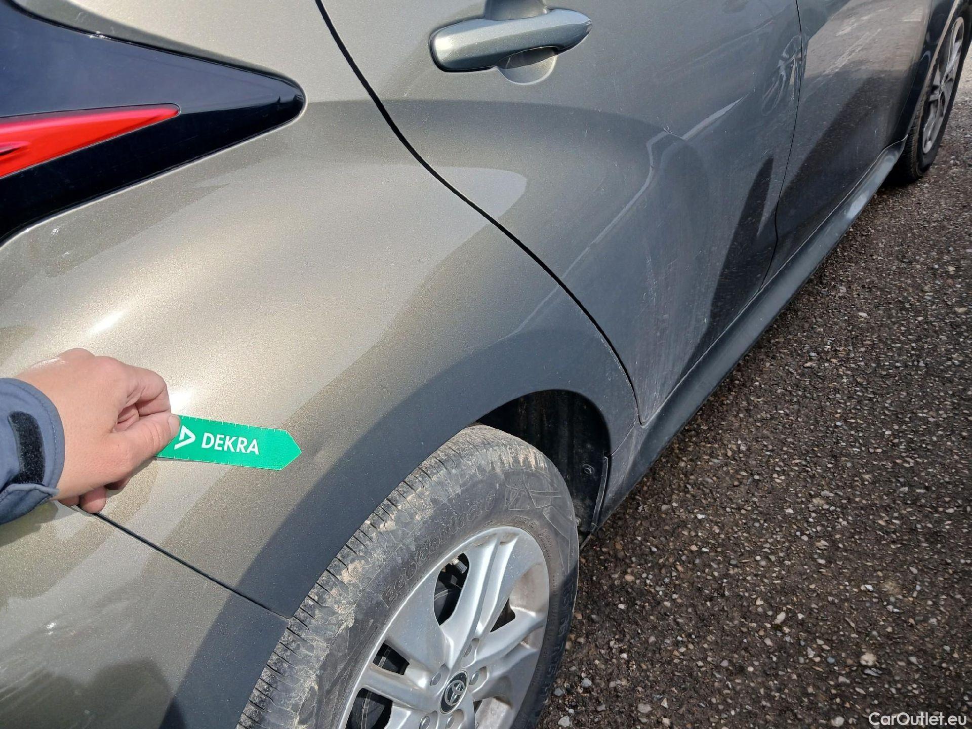  Toyota  Yaris TOYOTA  / 2020 / 5P / berlina con portón 1.5 125 S-Edition #24