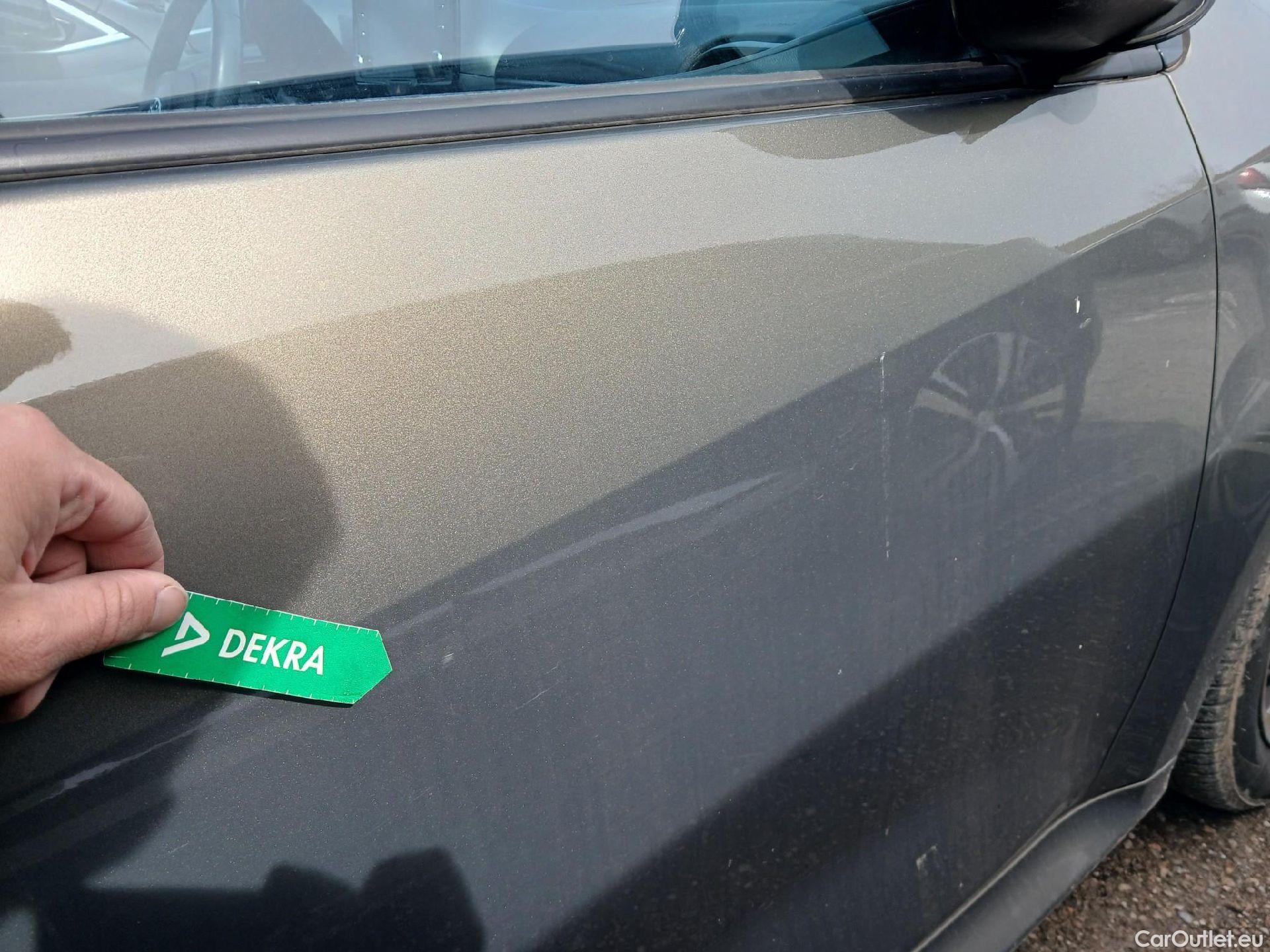  Toyota  Yaris TOYOTA  / 2020 / 5P / berlina con portón 1.5 125 S-Edition #29