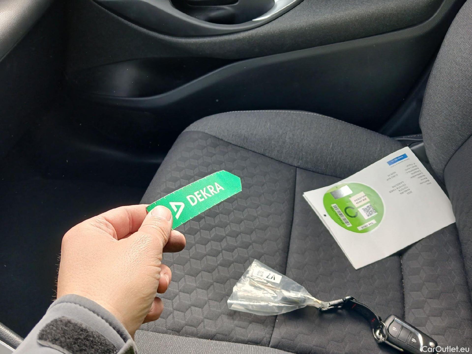  Toyota  Yaris TOYOTA  / 2020 / 5P / berlina con portón 1.5 125 S-Edition #32