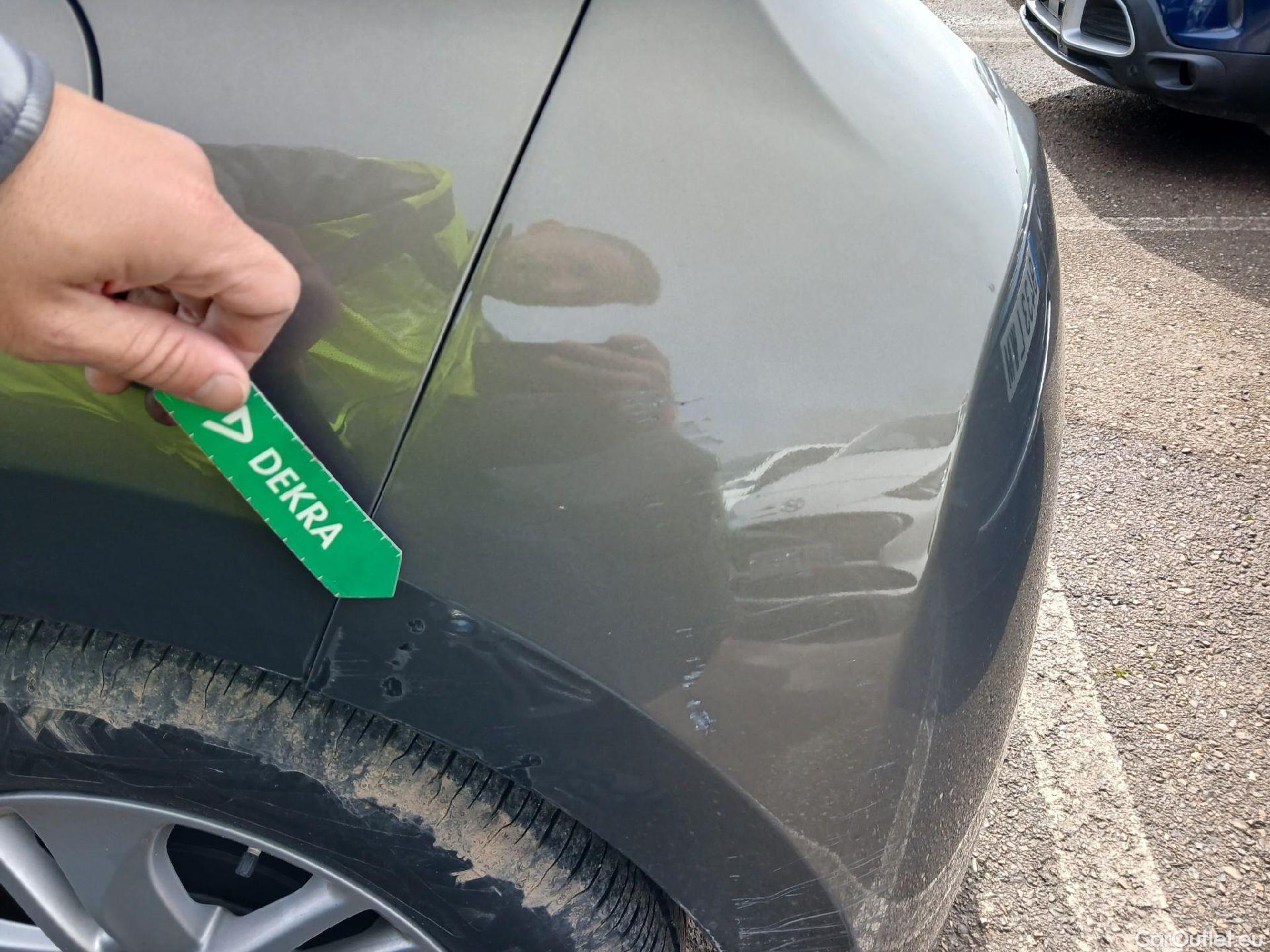  Toyota  Yaris TOYOTA  / 2020 / 5P / berlina con portón 1.5 125 S-Edition #19