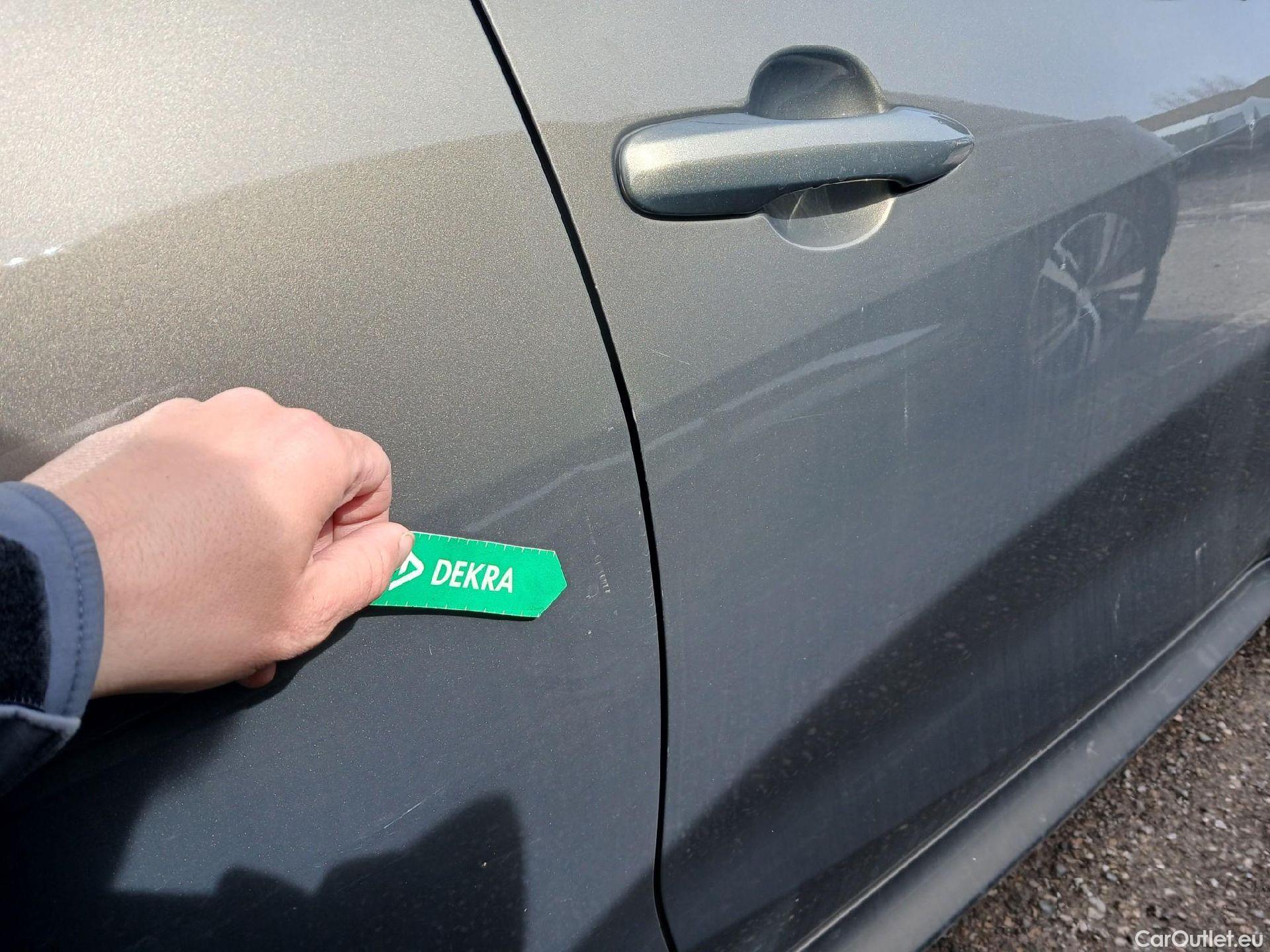  Toyota  Yaris TOYOTA  / 2020 / 5P / berlina con portón 1.5 125 S-Edition #25