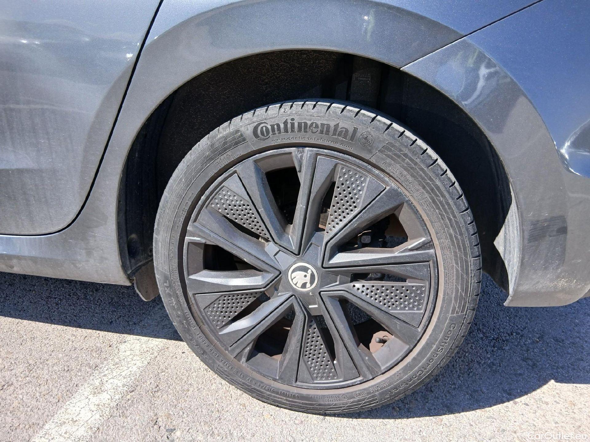  Skoda  Fabia SKODA  / 2021 / 5P / berlina con portón 1.0 TSI 70KW (95CV) Sport #34