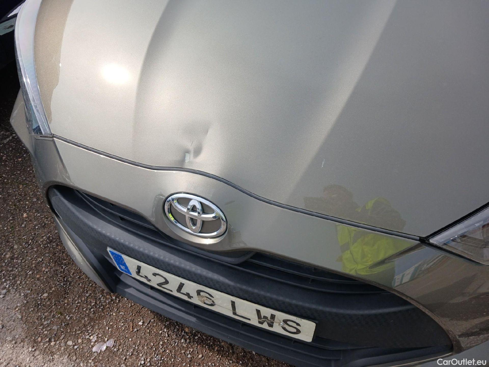  Toyota  Yaris TOYOTA  / 2020 / 5P / berlina con portón 1.5 125 S-Edition #2