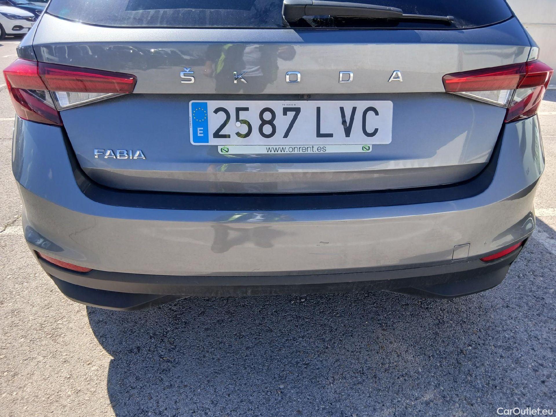  Skoda  Fabia SKODA  / 2021 / 5P / berlina con portón 1.0 TSI 70KW (95CV) Sport #36