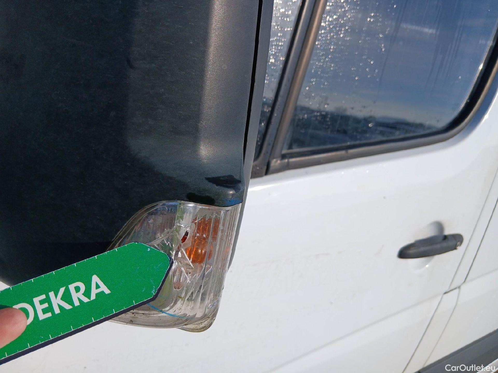  Mercedes  Sprinter MERCEDES-BENZ  / 2013 / 4P / furgón 311 CDI MEDIO 3.5T T. ALTO #19