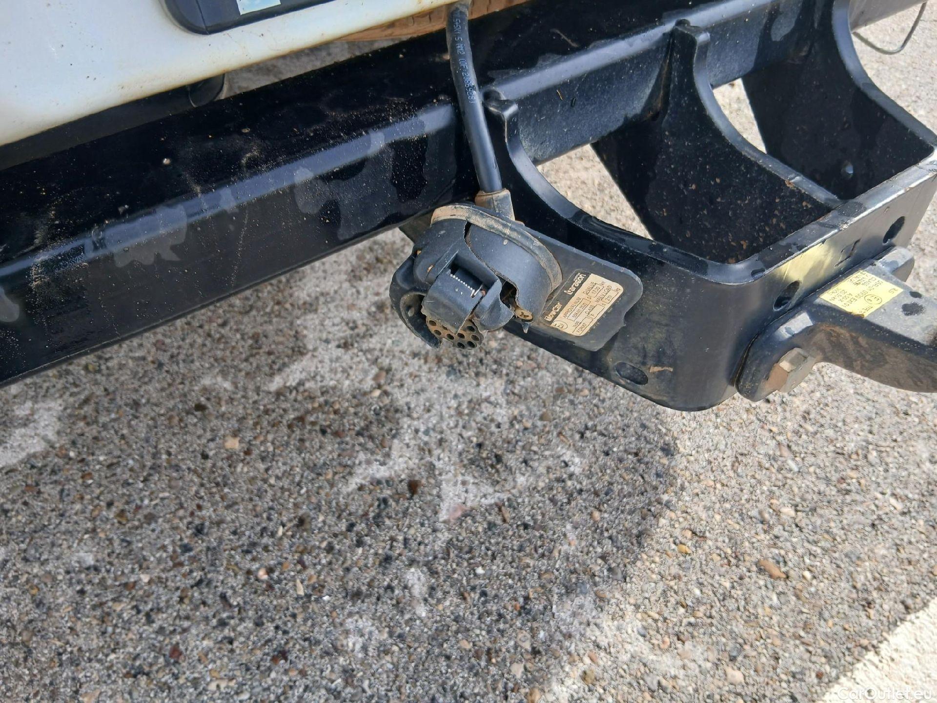  Ford  Ranger FORD  VU 4p 6G pickup 2.2 TDCi 118kW 4x4 Doble Cab. XL S/S #46