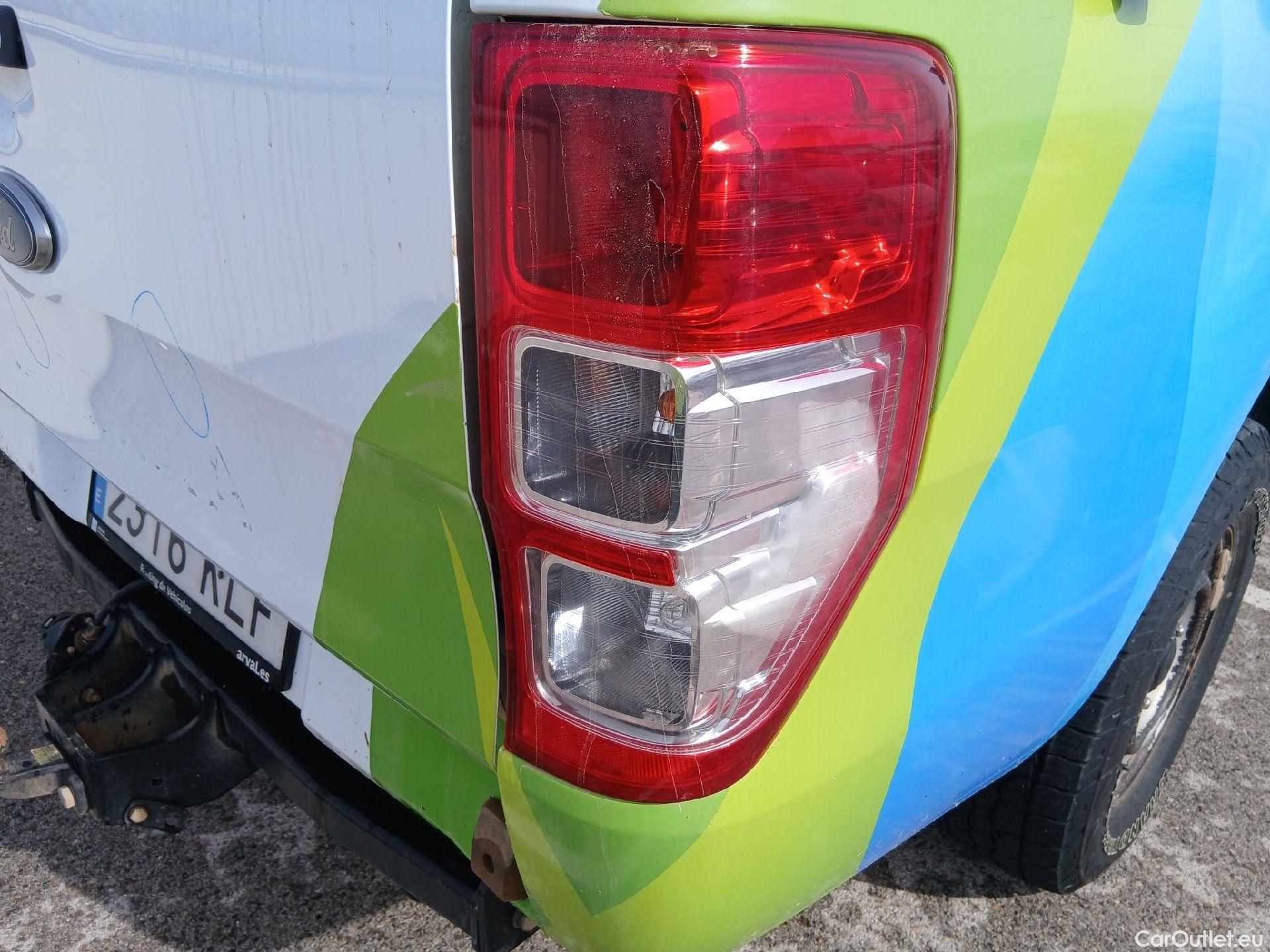  Ford  Ranger FORD  VU 4p 6G pickup 2.2 TDCi 118kW 4x4 Doble Cab. XL S/S #48