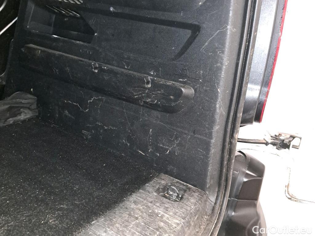  Citroen  Berlingo CITROEN  / 2018 / 4P / combi Talla M BlueHDi 100 LIVE (AC) #21