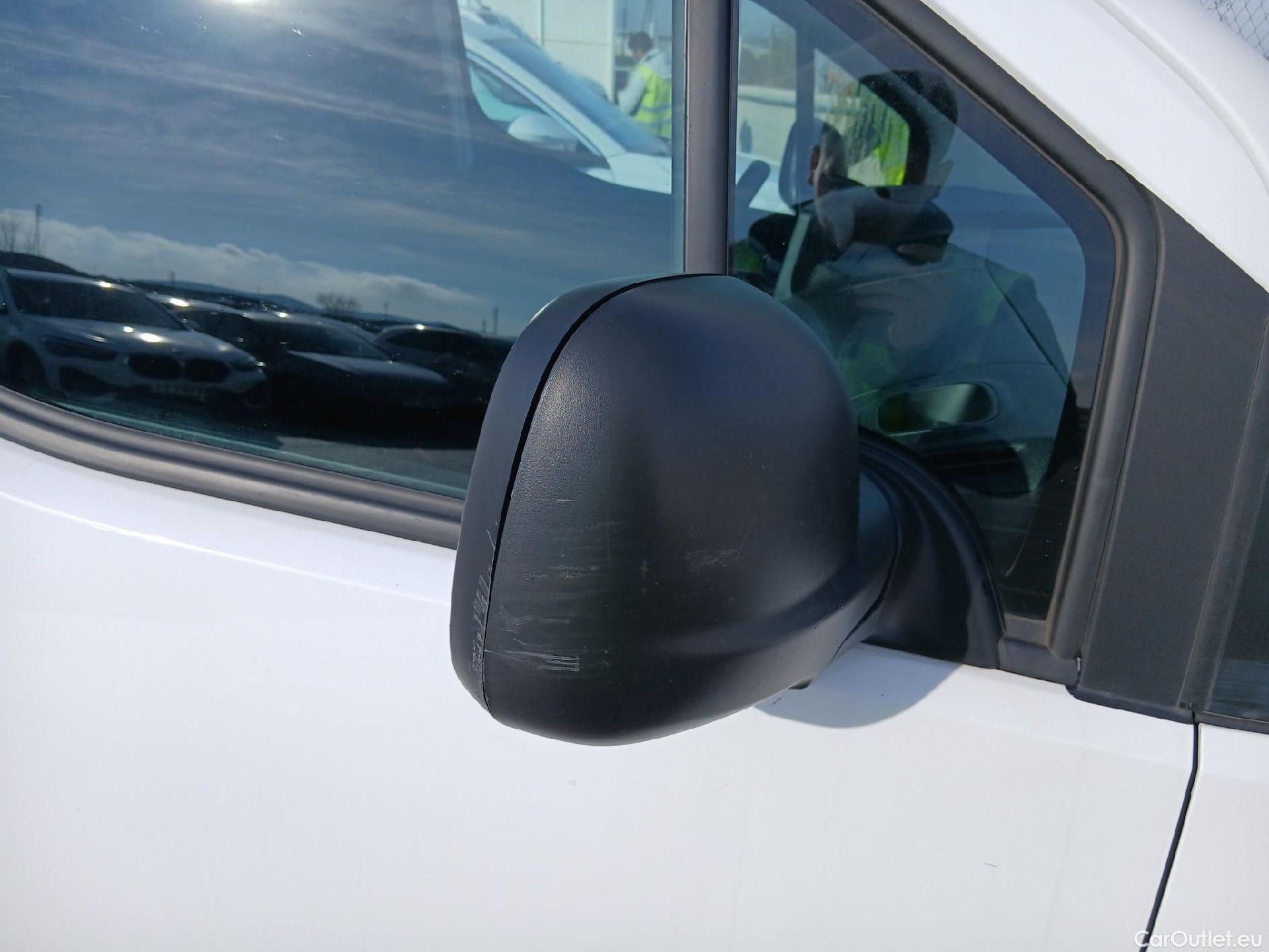  Citroen  Berlingo CITROEN  / 2018 / 4P / furgón derivado de turismo Talla M BlueHDi 100 #33