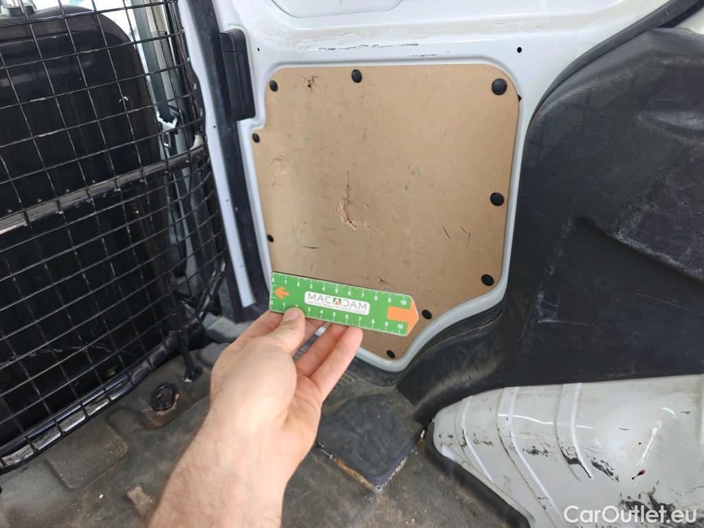  Ford  Transit FORD  Courier/2014/4P/furgón der.turis Van 1.5 TDCi 56kW Trend #63