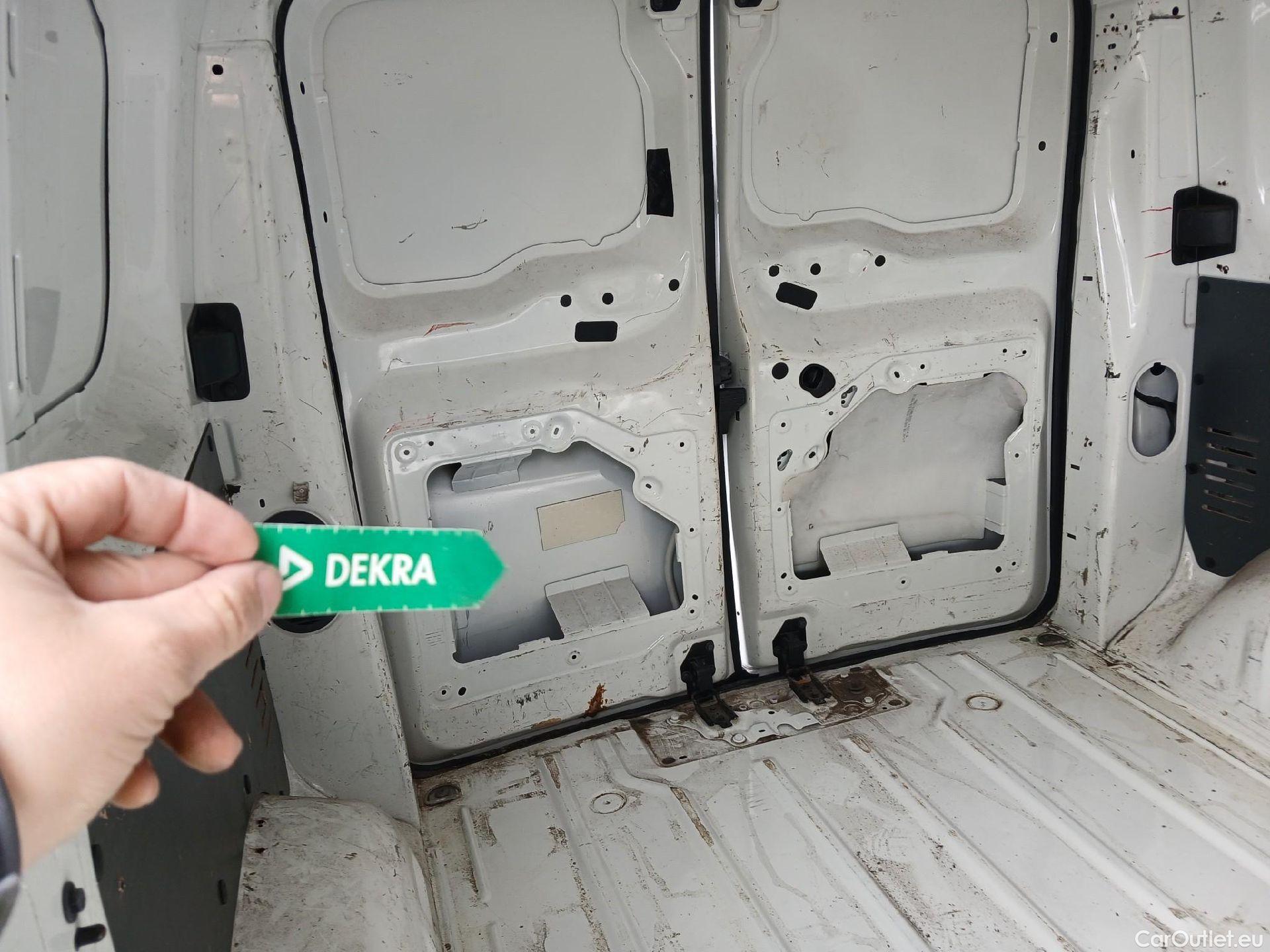  Citroen  Jumpy CITROEN  / 2016 / 4P / furgón Talla M BlueHDi 85KW (115CV) 6v Confort #40