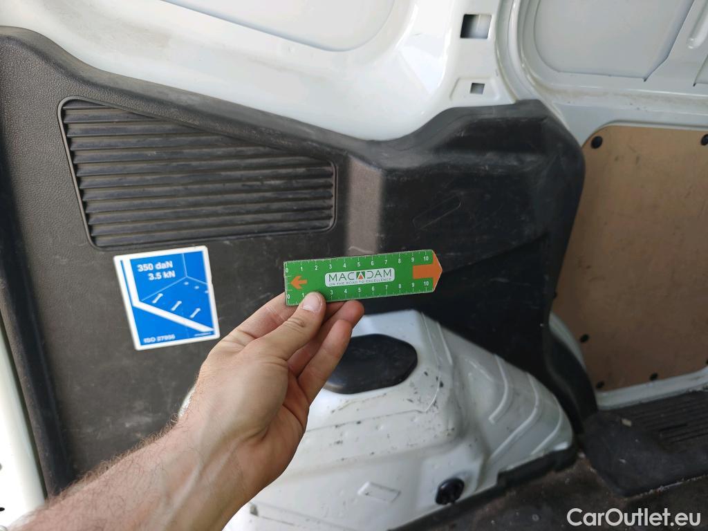  Ford  Transit FORD  Courier/2014/4P/furgón der.turis Van 1.5 TDCi 56kW Trend #77