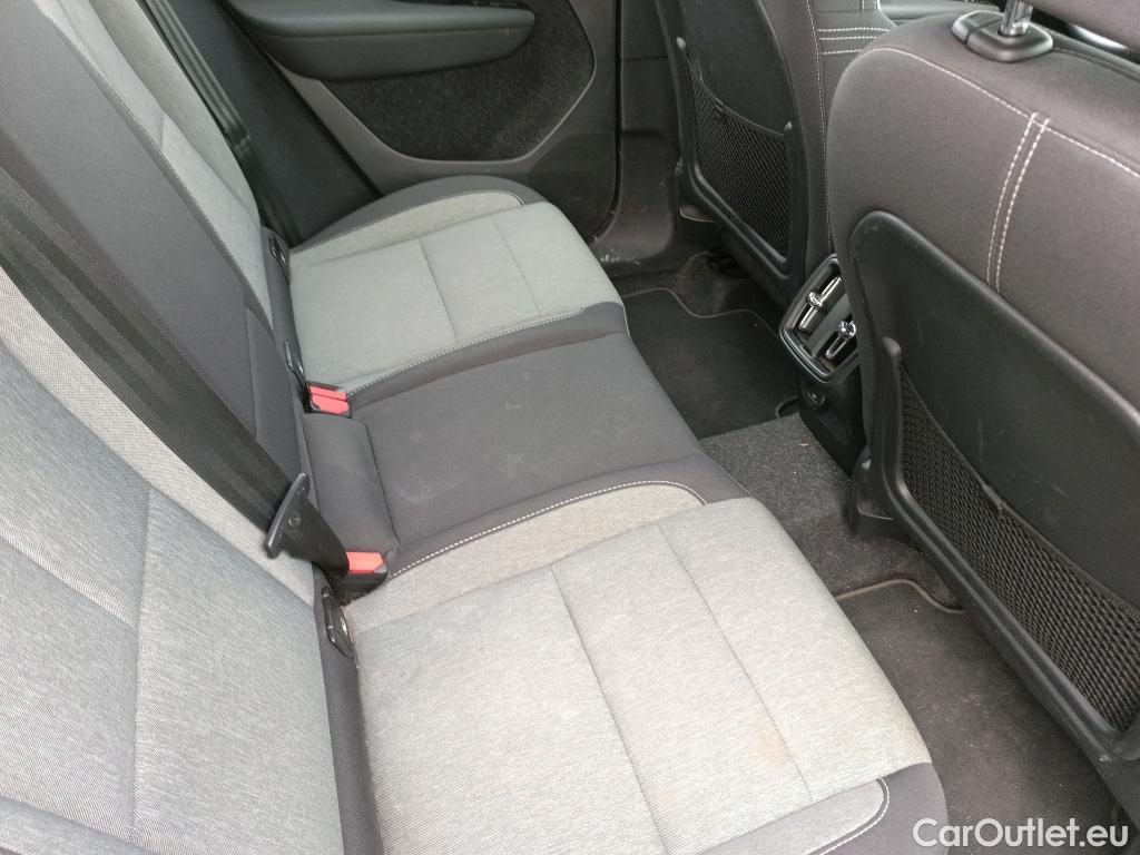  Volvo  XC 40 VOLVO XC40 / 2017 / 5P / todoterreno 2.0 B4 G Momentum Pro Auto #7