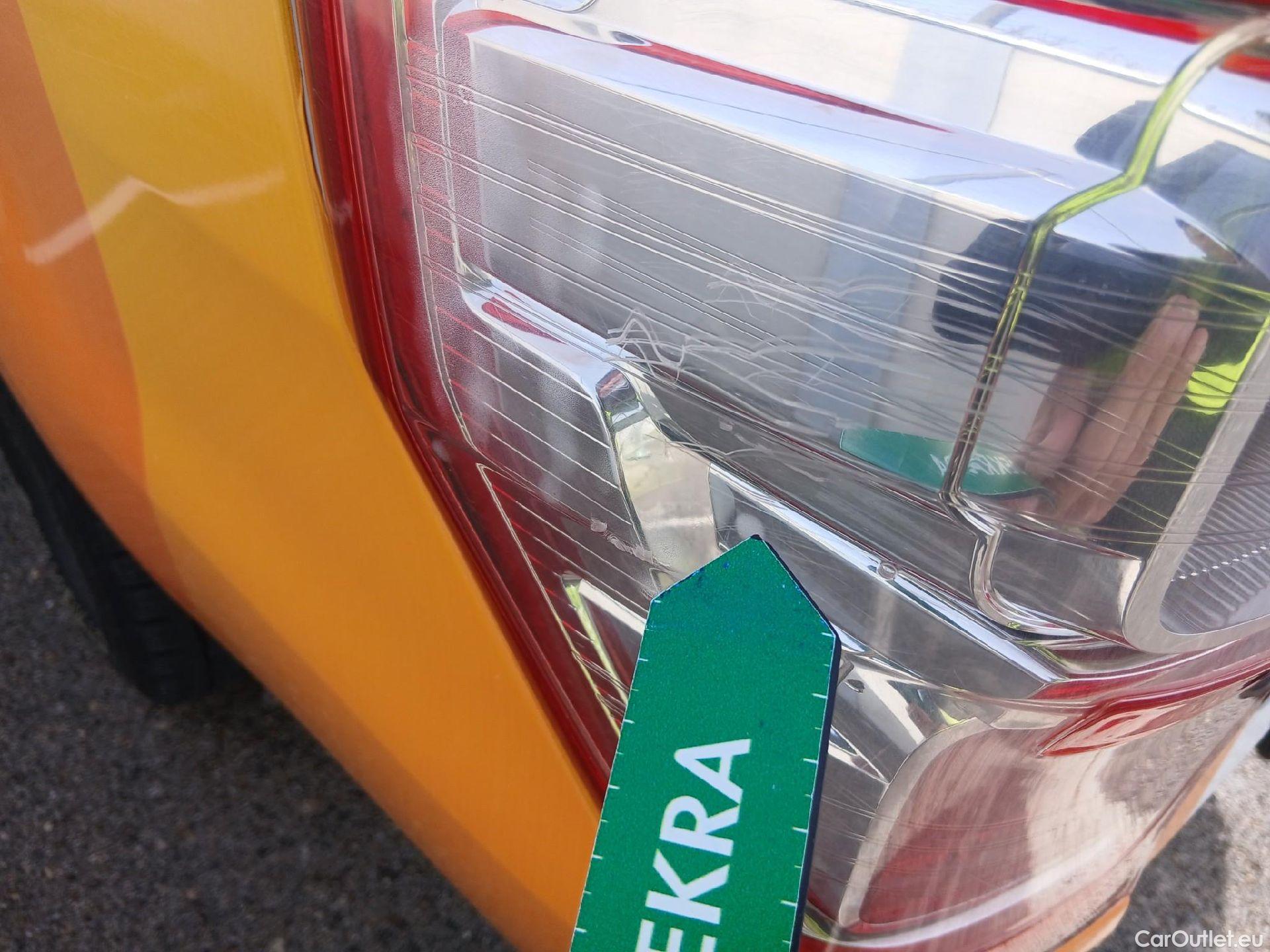  Ford  Ranger FORD  VU 4p 6G pickup 2.2 TDCi 118kW 4x4 Doble Cab. XL S/S #40