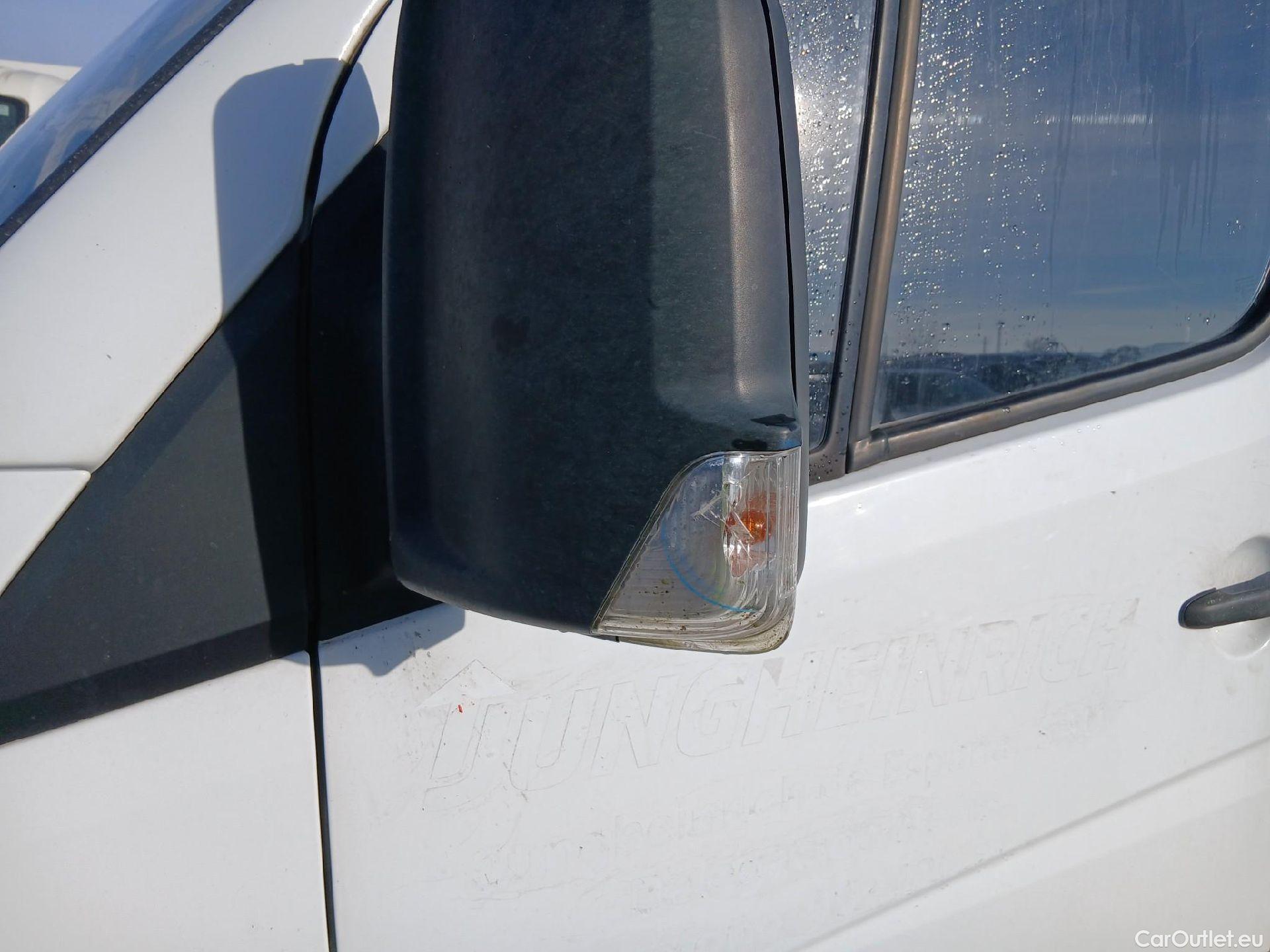  Mercedes  Sprinter MERCEDES-BENZ  / 2013 / 4P / furgón 311 CDI MEDIO 3.5T T. ALTO #18