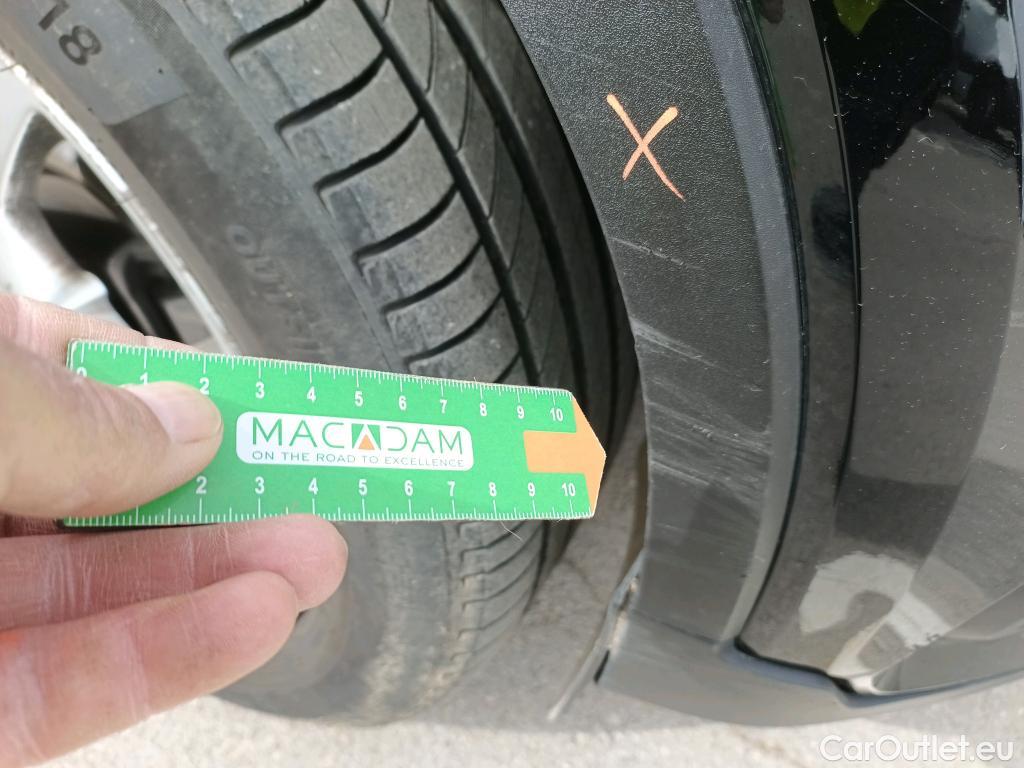  Volvo  XC 40 VOLVO XC40 / 2017 / 5P / todoterreno 2.0 B4 G Momentum Pro Auto #26