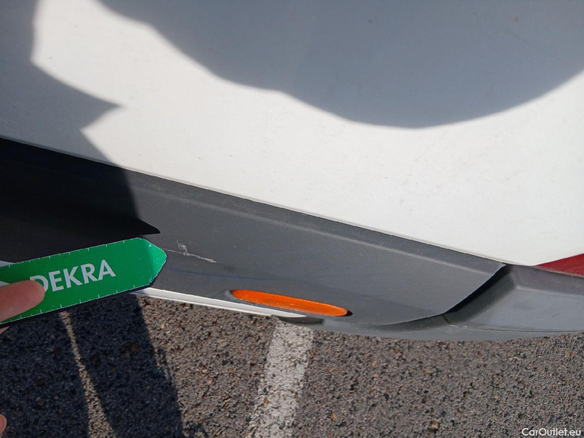  Mercedes  Sprinter MERCEDES-BENZ  / 2013 / 4P / furgón 311 CDI MEDIO 3.5T T. ALTO #24