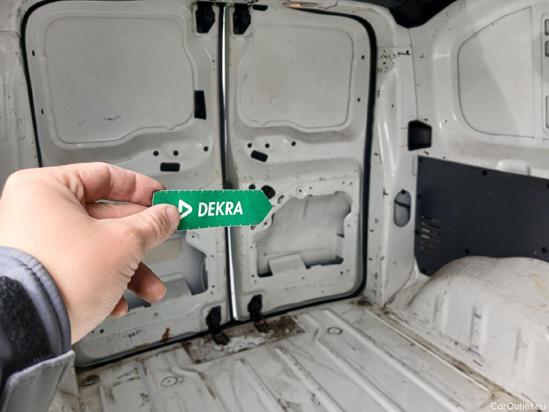  Citroen  Jumpy CITROEN  / 2016 / 4P / furgón Talla M BlueHDi 85KW (115CV) 6v Confort #39