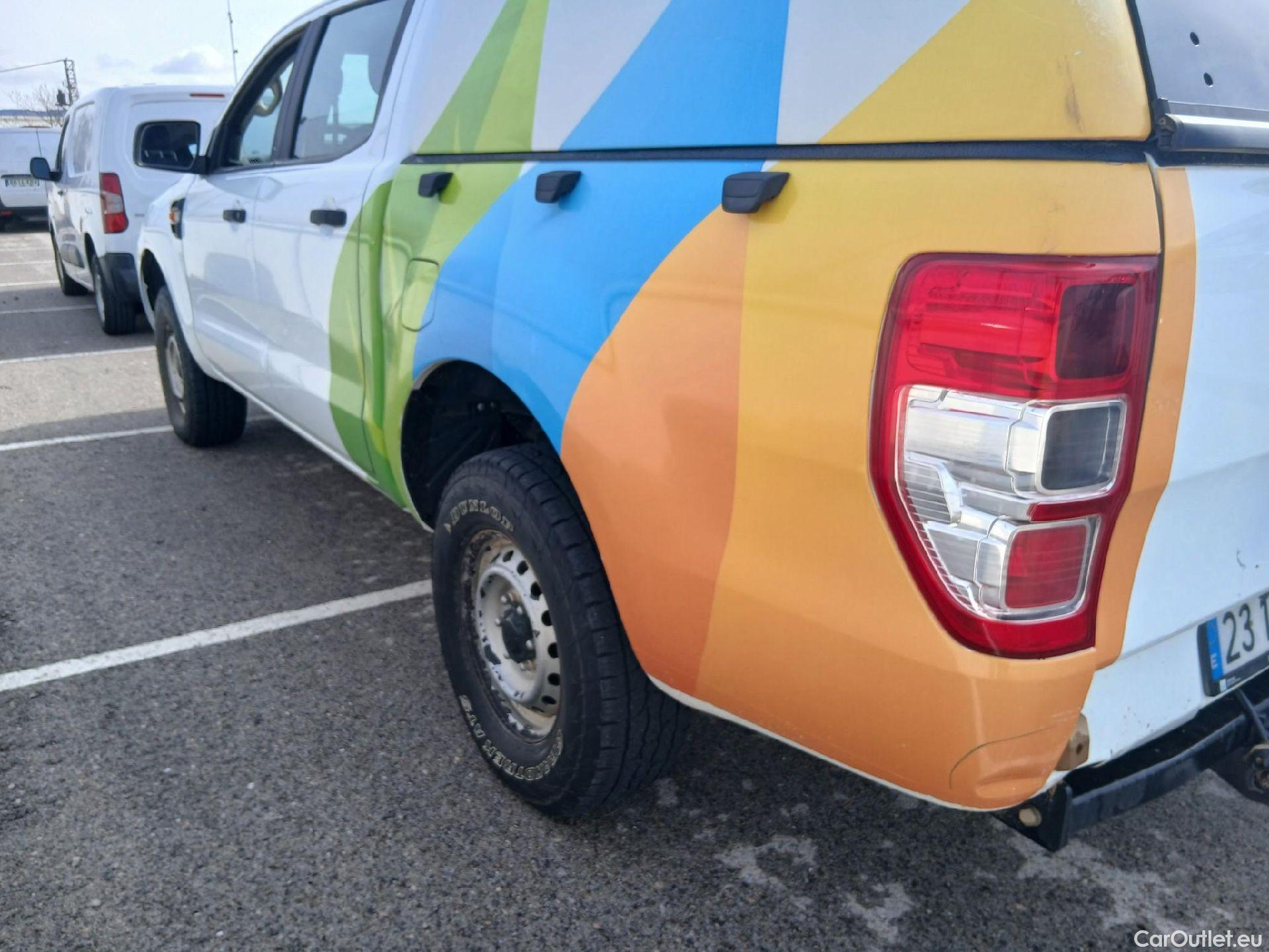  Ford  Ranger FORD  VU 4p 6G pickup 2.2 TDCi 118kW 4x4 Doble Cab. XL S/S #38