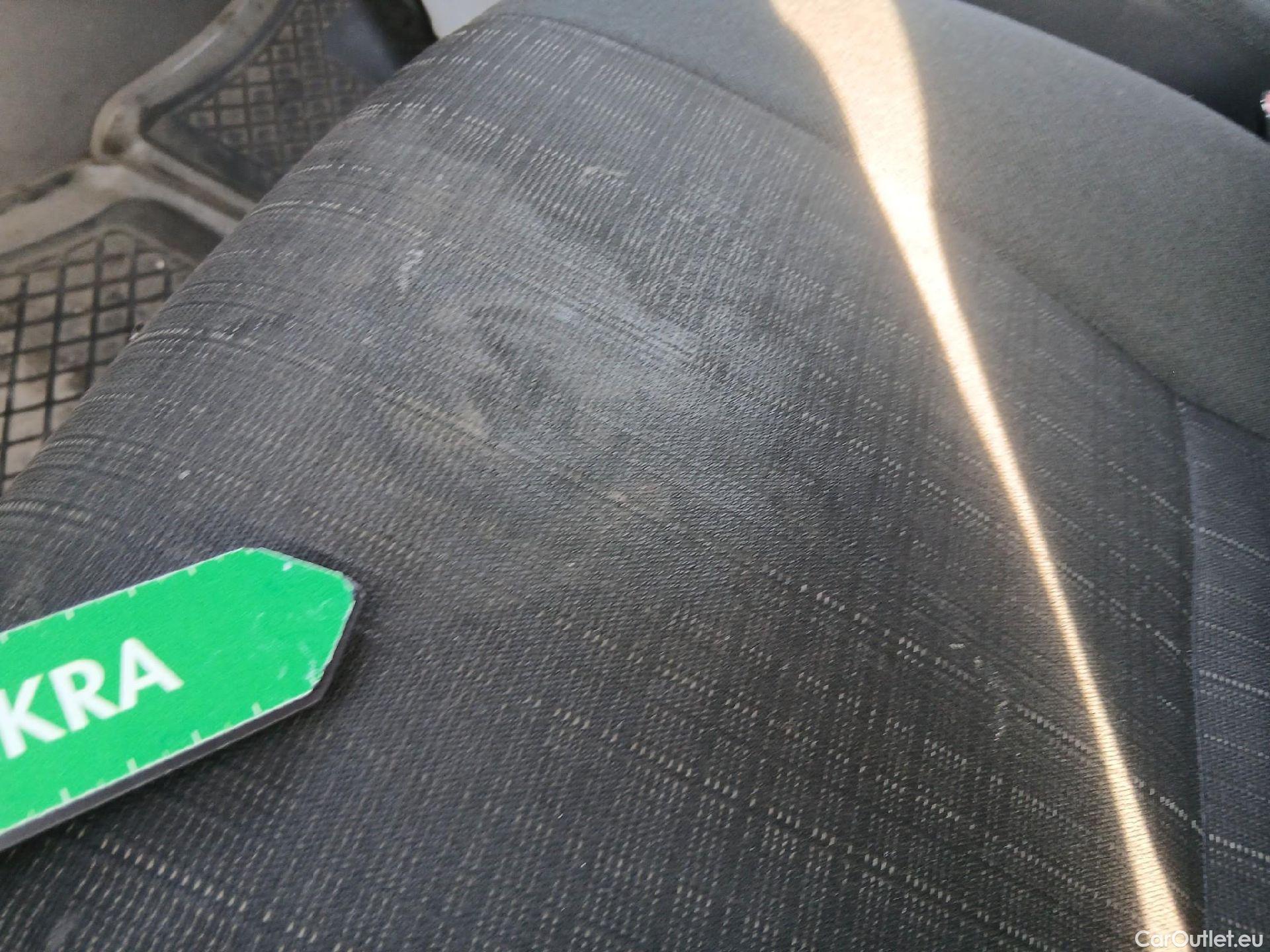  Mercedes  Sprinter MERCEDES-BENZ  / 2013 / 4P / furgón 311 CDI MEDIO 3.5T T. ALTO #3