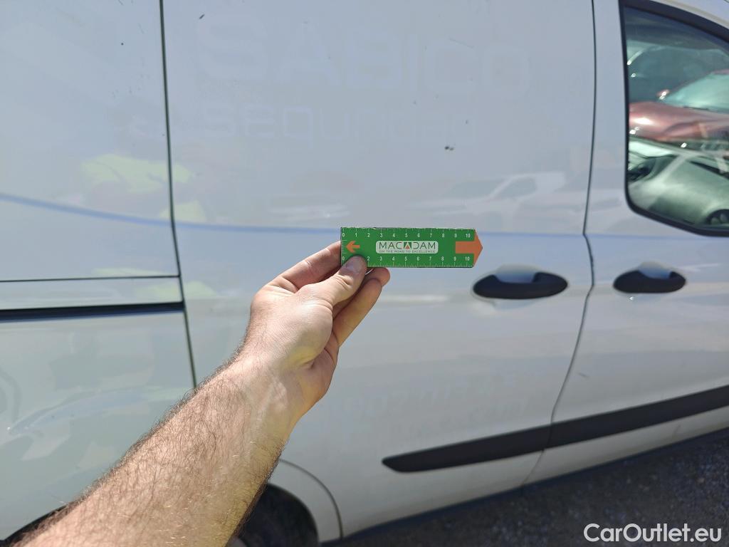  Ford  Transit FORD  Courier/2014/4P/furgón der.turis Van 1.5 TDCi 56kW Trend #17