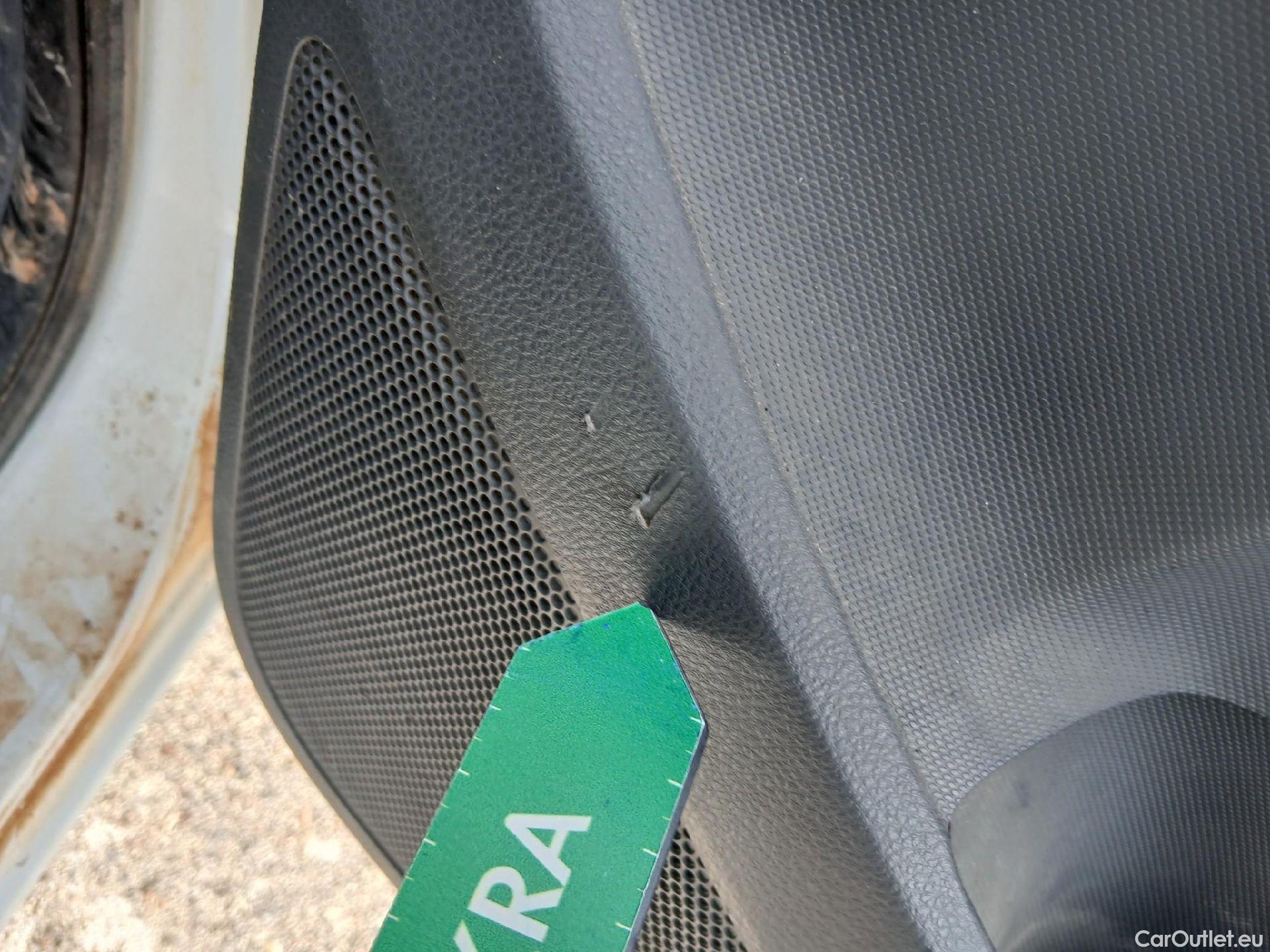  Ford  Ranger FORD  VU 4p 6G pickup 2.2 TDCi 118kW 4x4 Doble Cab. XL S/S #54