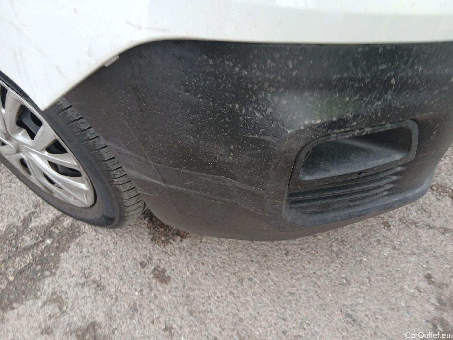  Land Rover  Discovery FIAT Doblò / 2022 / 5P / combi Combi (N1) BlueHDi 1.5 L 100CV (AC)  #7