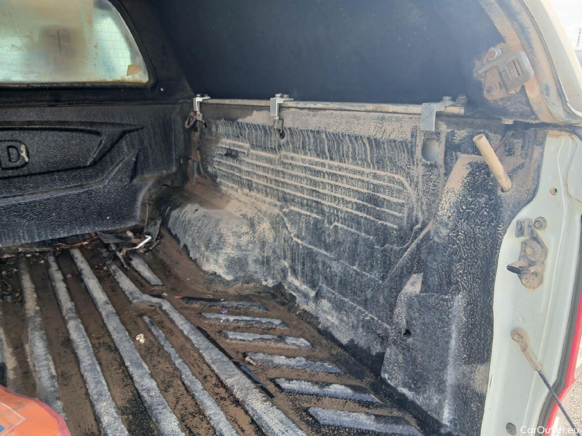  Ford  Ranger FORD  VU 4p 6G pickup 2.2 TDCi 118kW 4x4 Doble Cab. XL S/S #30