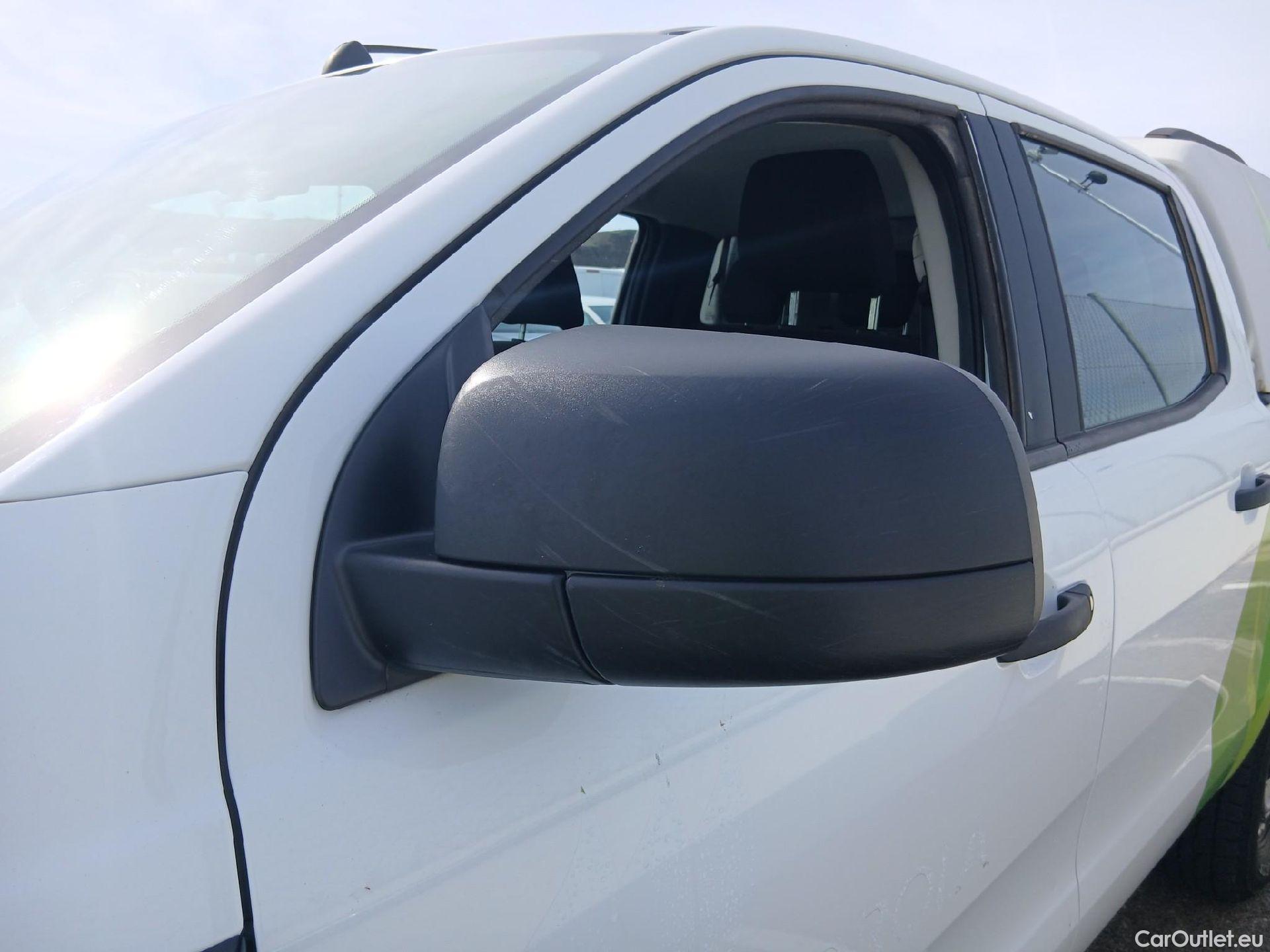  Ford  Ranger FORD  VU 4p 6G pickup 2.2 TDCi 118kW 4x4 Doble Cab. XL S/S #16