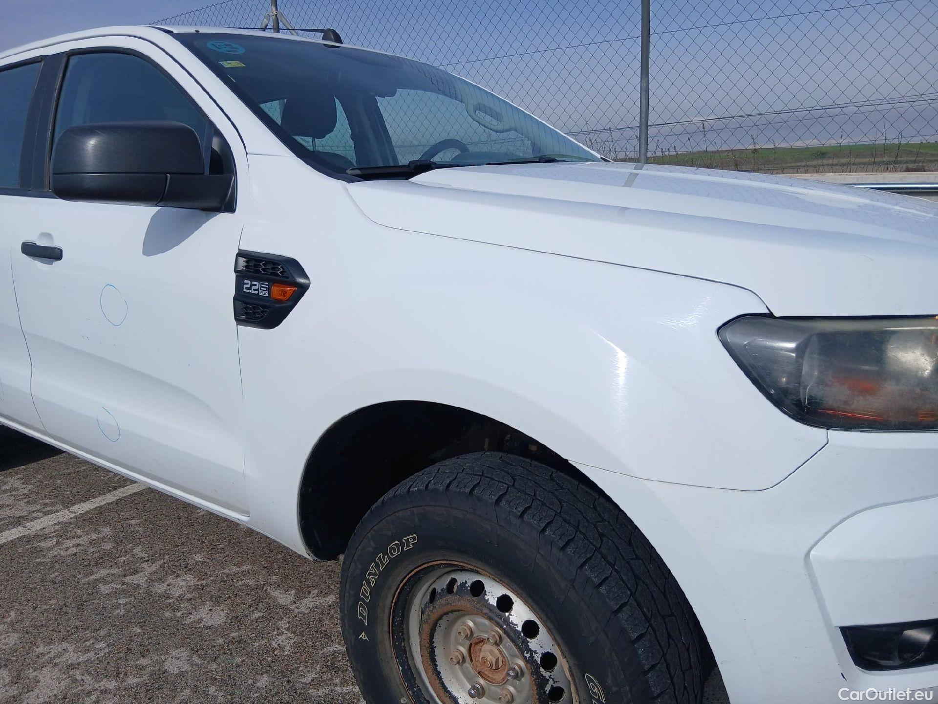  Ford  Ranger FORD  VU 4p 6G pickup 2.2 TDCi 118kW 4x4 Doble Cab. XL S/S #60