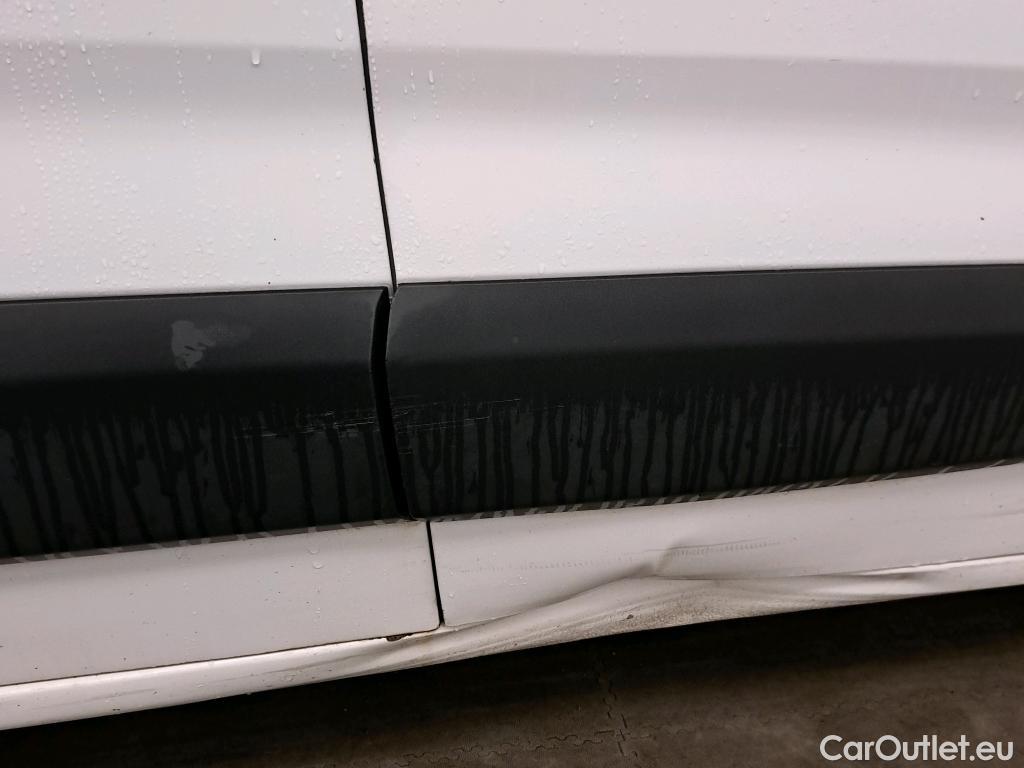  Citroen  Berlingo CITROEN  / 2018 / 4P / combi Talla M BlueHDi 100 LIVE (AC) #83