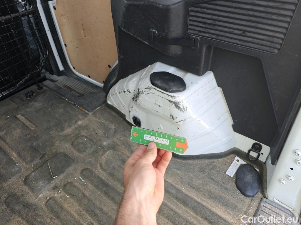  Ford  Transit FORD  Courier/2014/4P/furgón der.turis Van 1.5 TDCi 56kW Trend #37