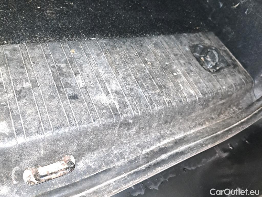  Citroen  Berlingo CITROEN  / 2018 / 4P / combi Talla M BlueHDi 100 LIVE (AC) #91