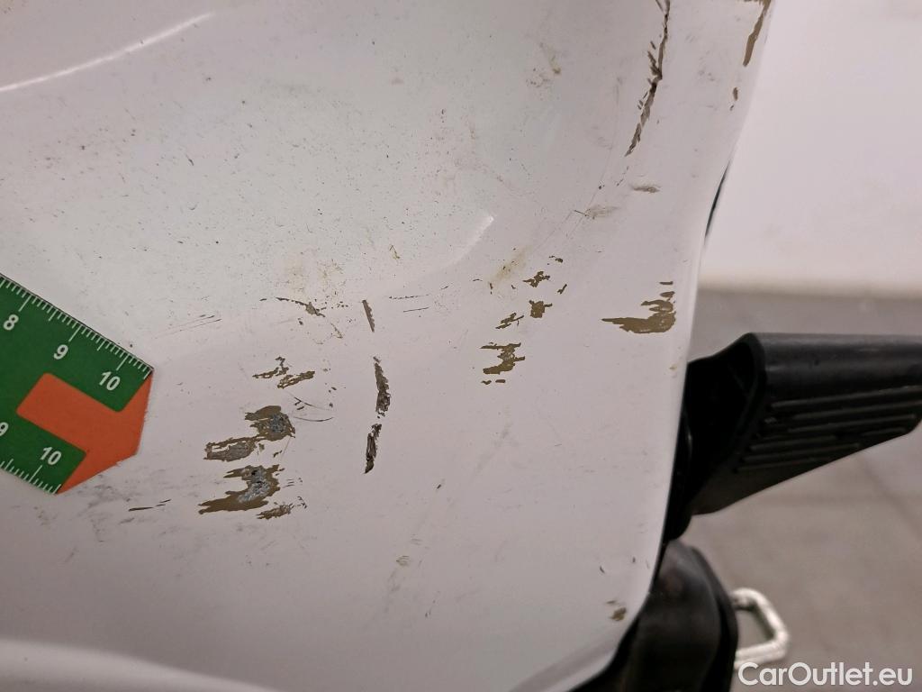  Citroen  Berlingo CITROEN  / 2018 / 4P / combi Talla M BlueHDi 100 LIVE (AC) #27