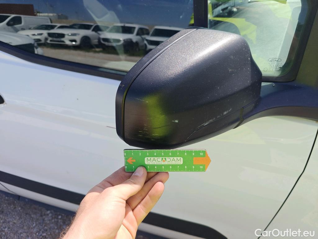  Ford  Transit FORD  Courier/2014/4P/furgón der.turis Van 1.5 TDCi 56kW Trend #84