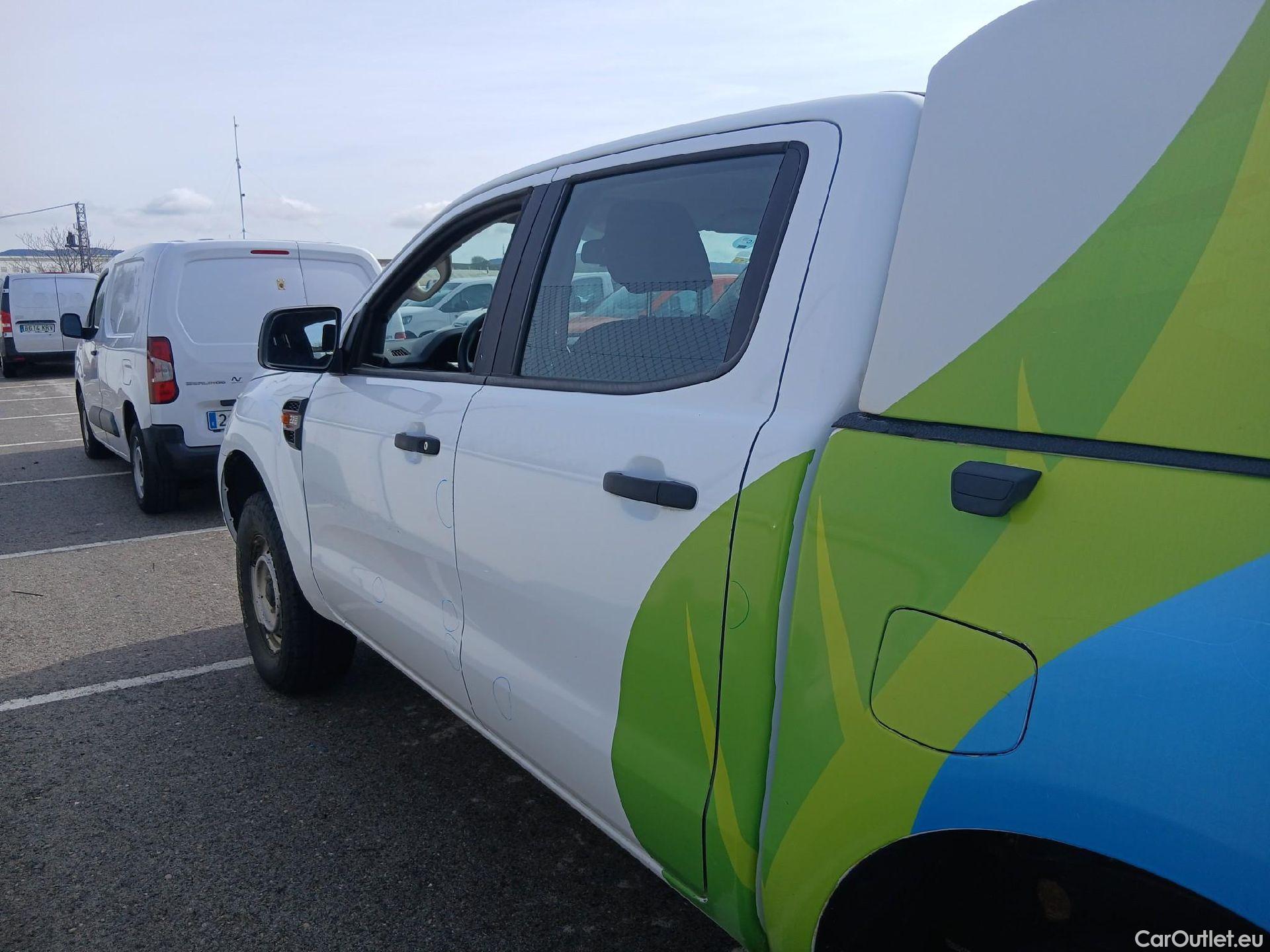  Ford  Ranger FORD  VU 4p 6G pickup 2.2 TDCi 118kW 4x4 Doble Cab. XL S/S #34