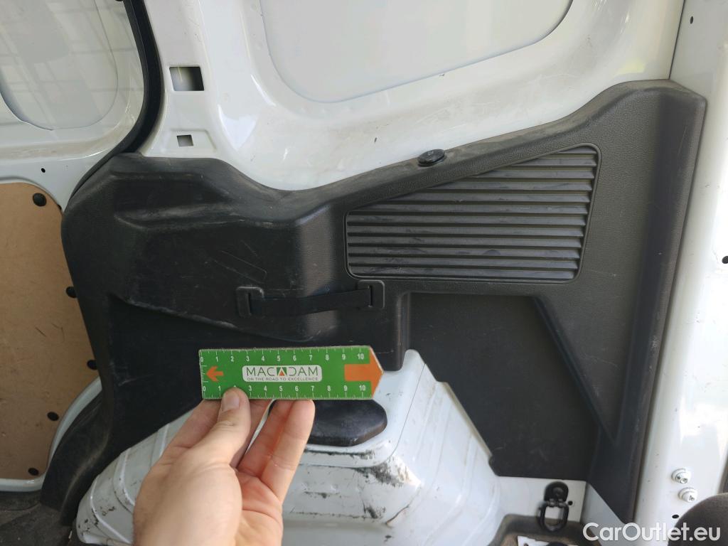  Ford  Transit FORD  Courier/2014/4P/furgón der.turis Van 1.5 TDCi 56kW Trend #85