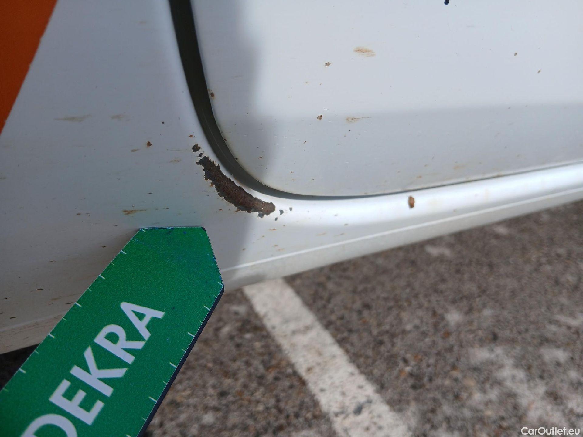  Ford  Ranger FORD  VU 4p 6G pickup 2.2 TDCi 118kW 4x4 Doble Cab. XL S/S #51