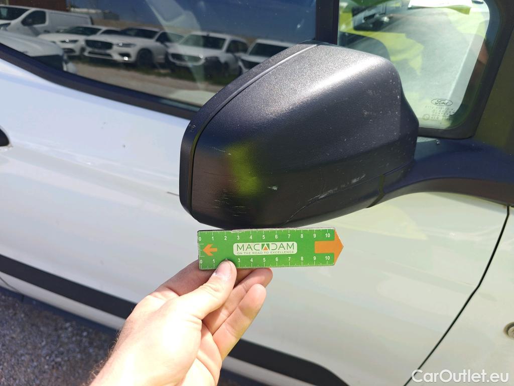  Ford  Transit FORD  Courier/2014/4P/furgón der.turis Van 1.5 TDCi 56kW Trend #83